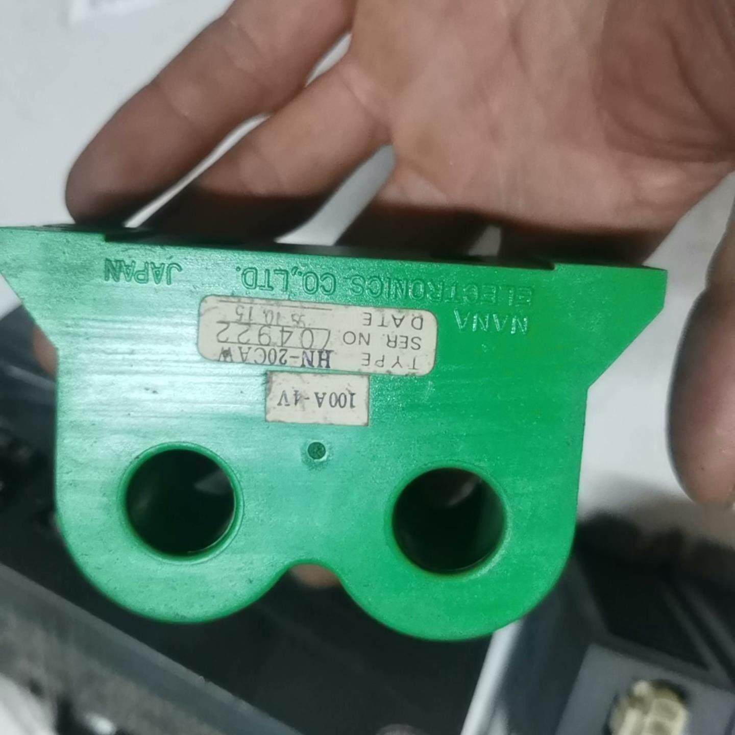 日本_NANA/HN-20CAW_电流传感器/100A-4V{议价}