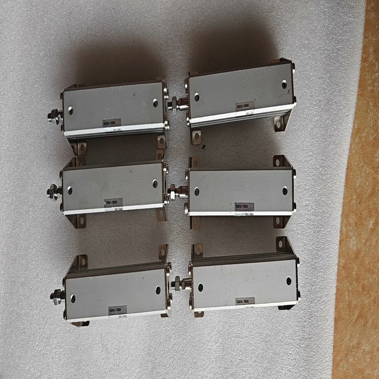 【请询价】SMC CQSB16-75DCM 拆机气缸闲置 带支架功能