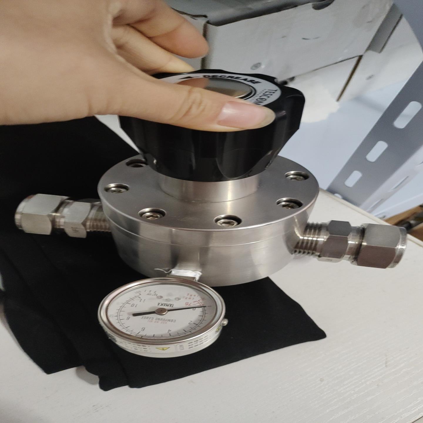 TESCOM1”FNPT！DHH63BGN9D44F询价