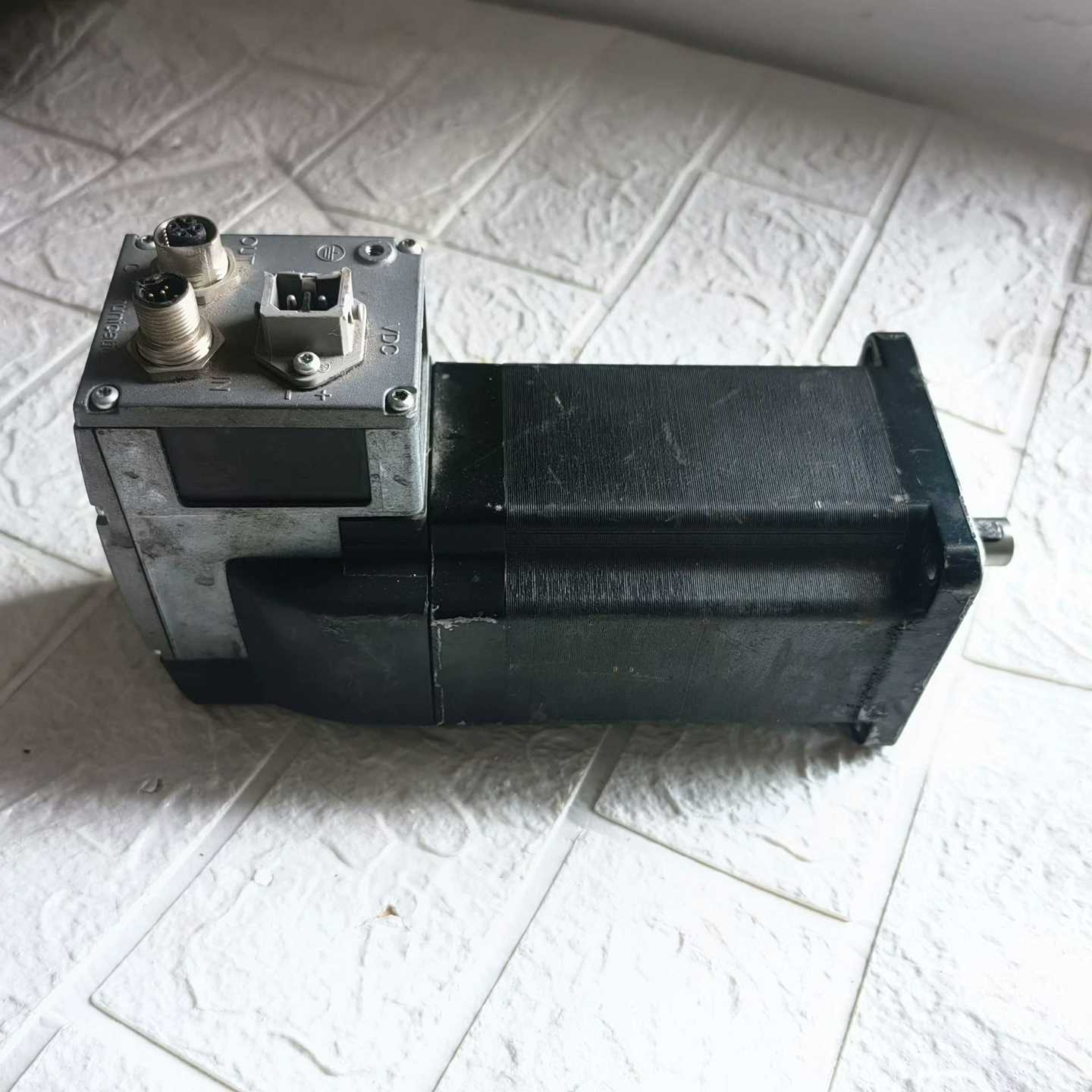 LS1B853S1582施耐德伺服电机，德国原装，36VDC--议价商品