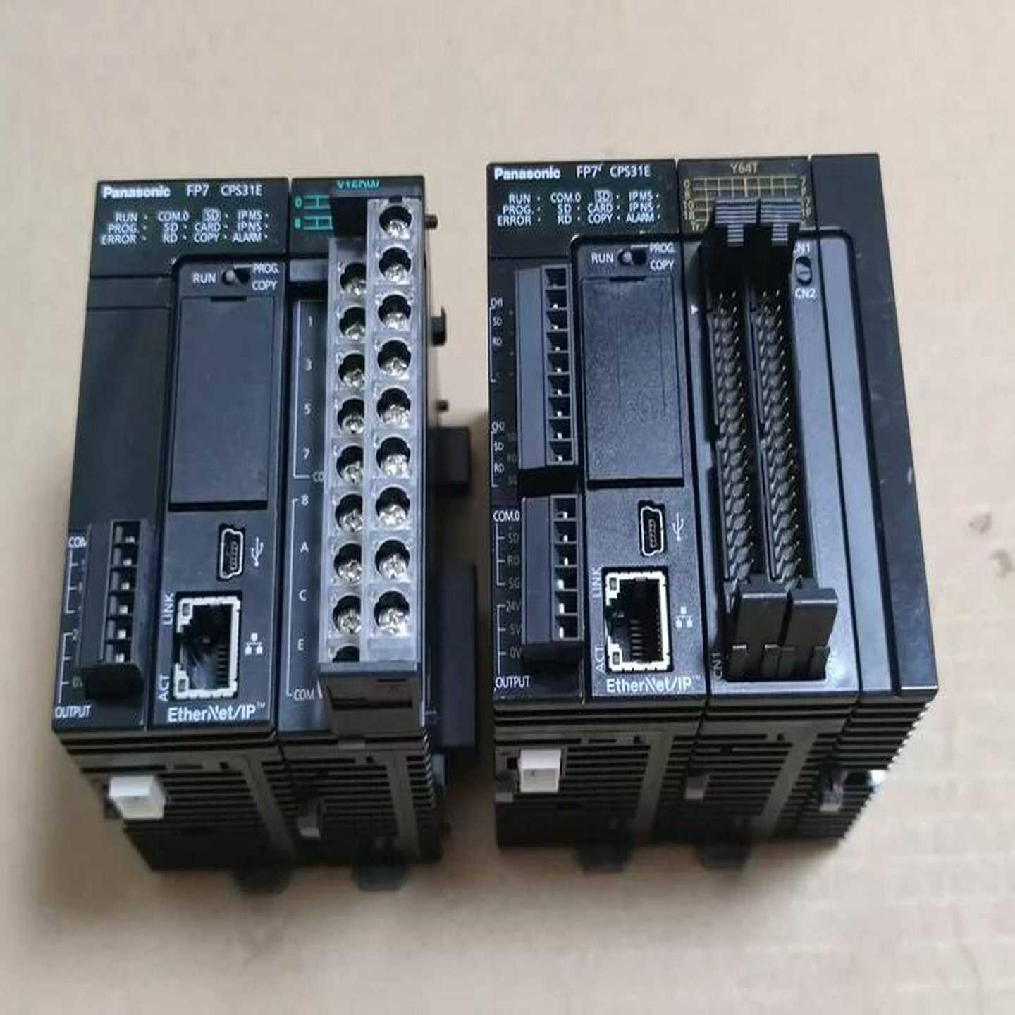 松下PLCAFP7CPS31E成色漂亮，实物图片，功能包好