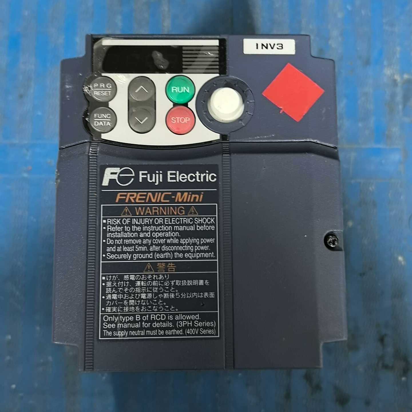 1.5KW变频器,FRN1.5C2S-4J件，