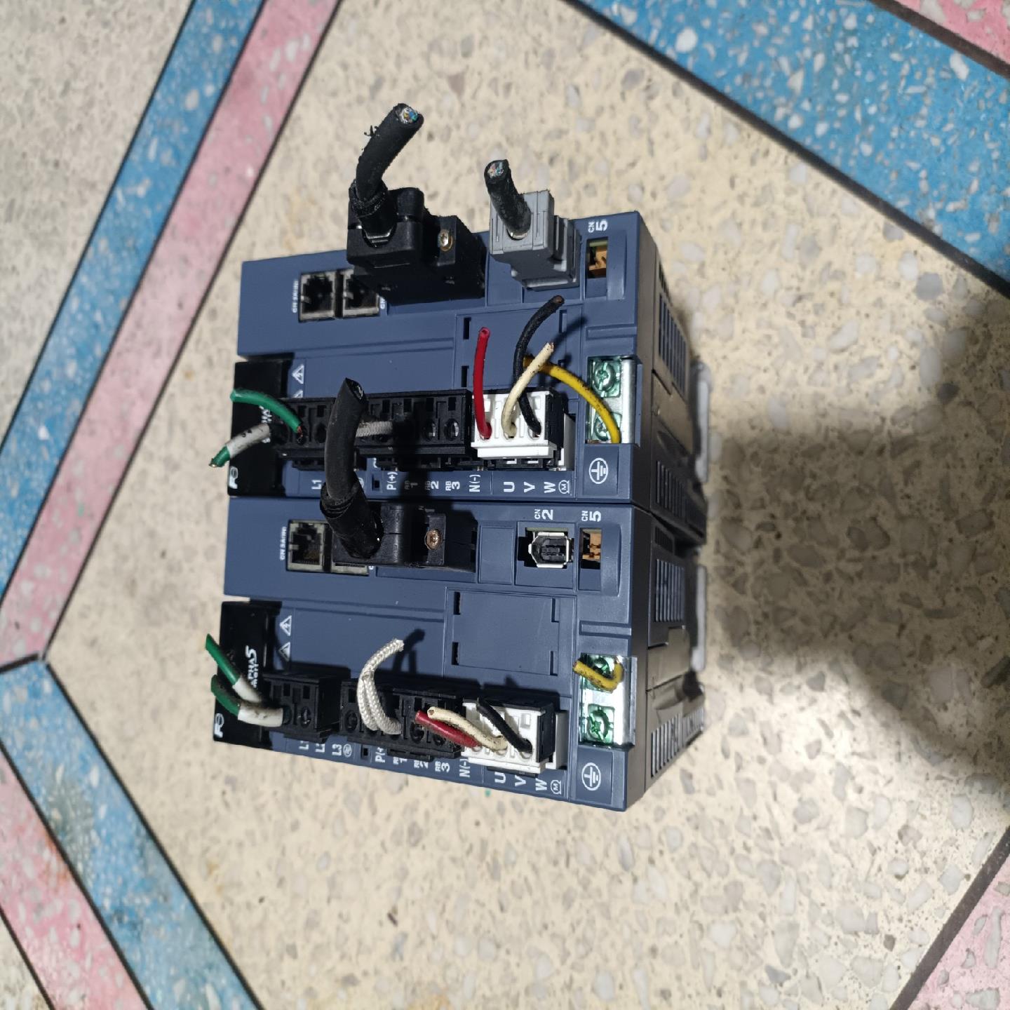 富士伺服驱动器1500W刚拆机成色如图完好无损功能包好有多台--议