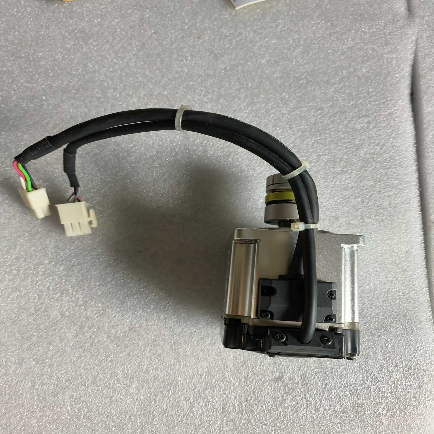 电机松下A6伺服电机MHMF022L1U2M200w拆--议价商品