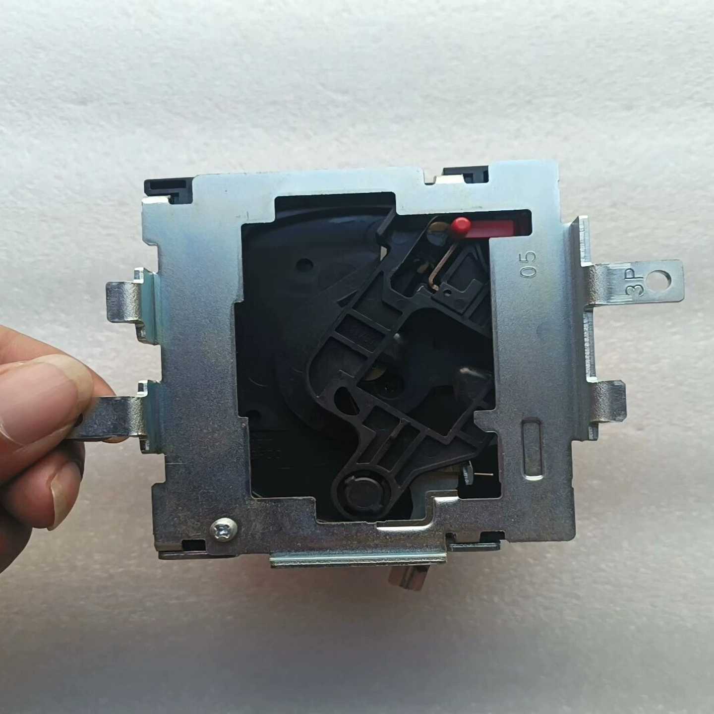 议价F-05SV二手塑壳断路器手柄共有u6只打包出现货/维修