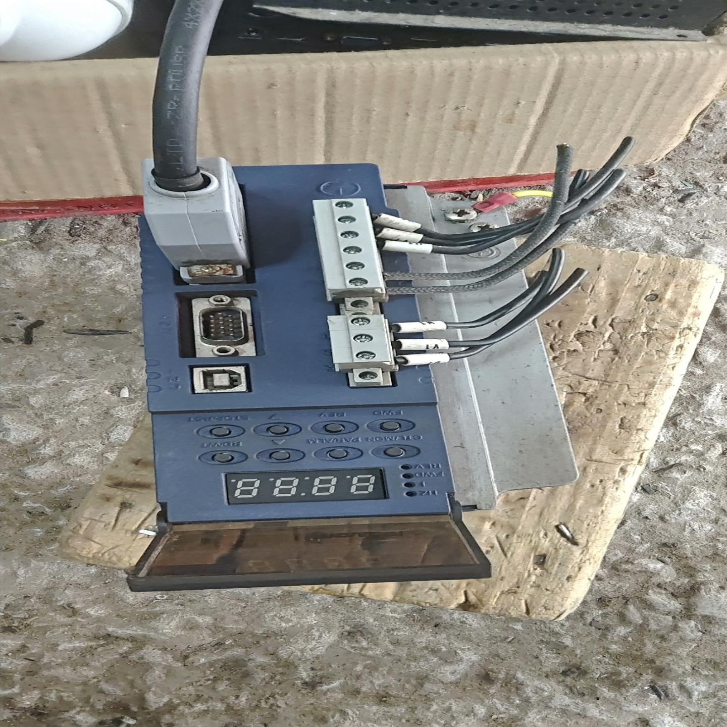 威科达伺服驱动  VEC-VB-2R2H33B-M-C一议价商品