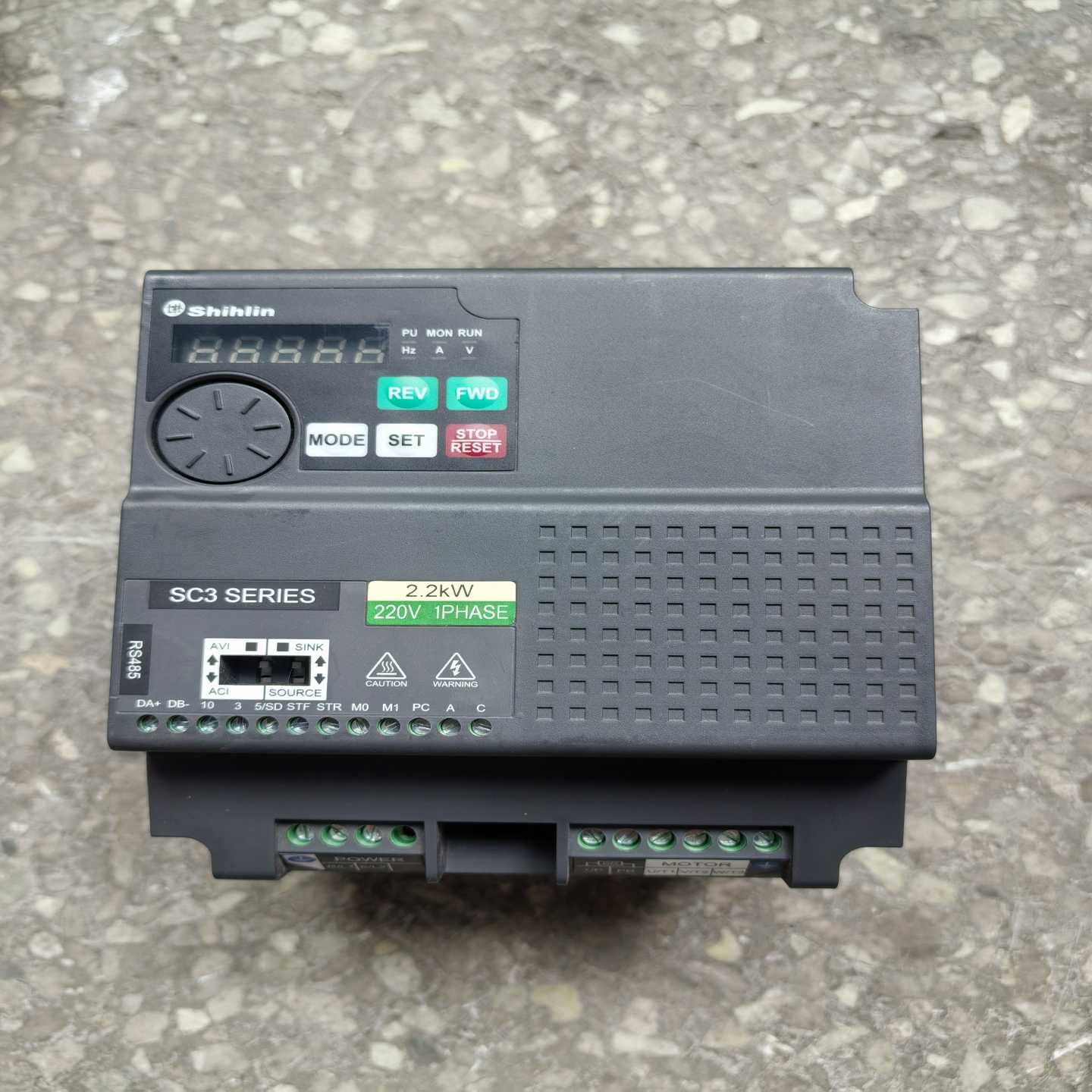 士林变频器2.2KW220VSC3-021-2.2K全新