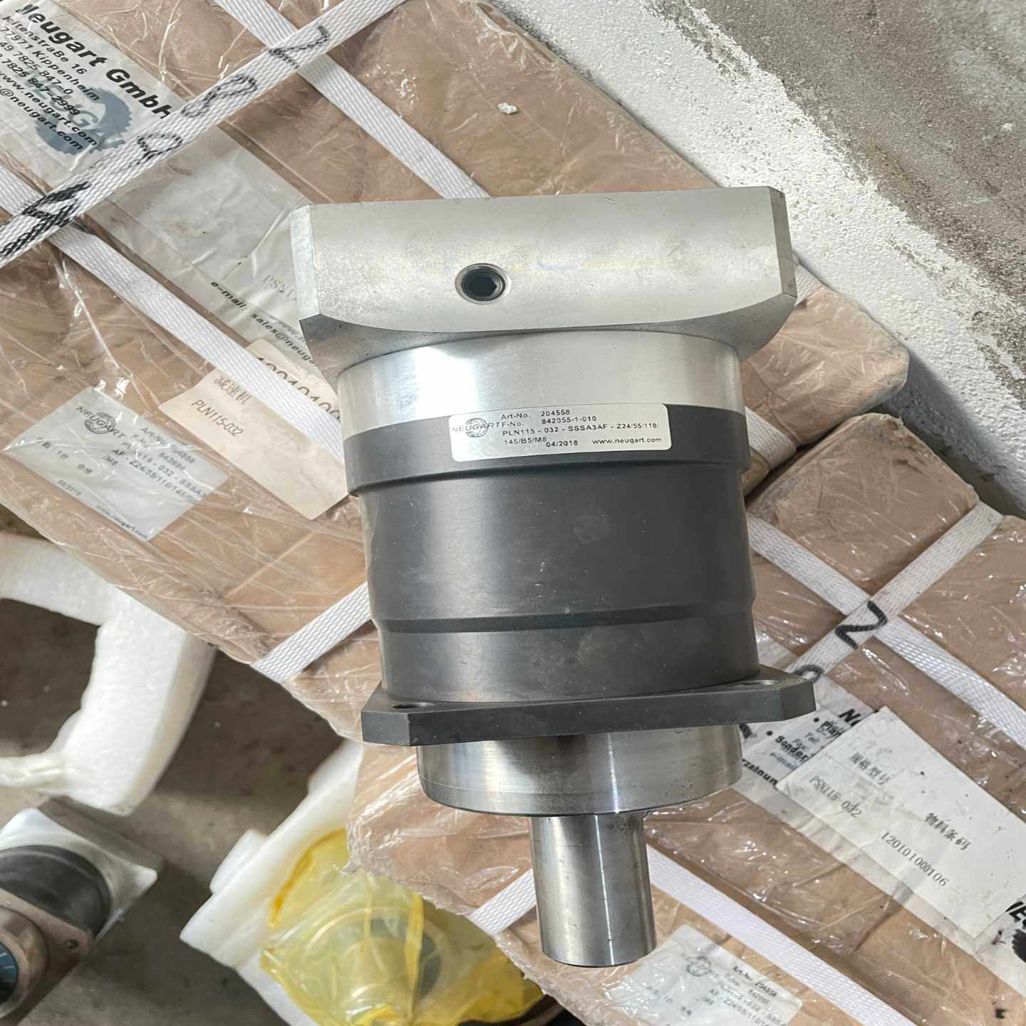 纽卡特减速机PLN-032-SSSA3AF全新七台，有四台带--议价商品