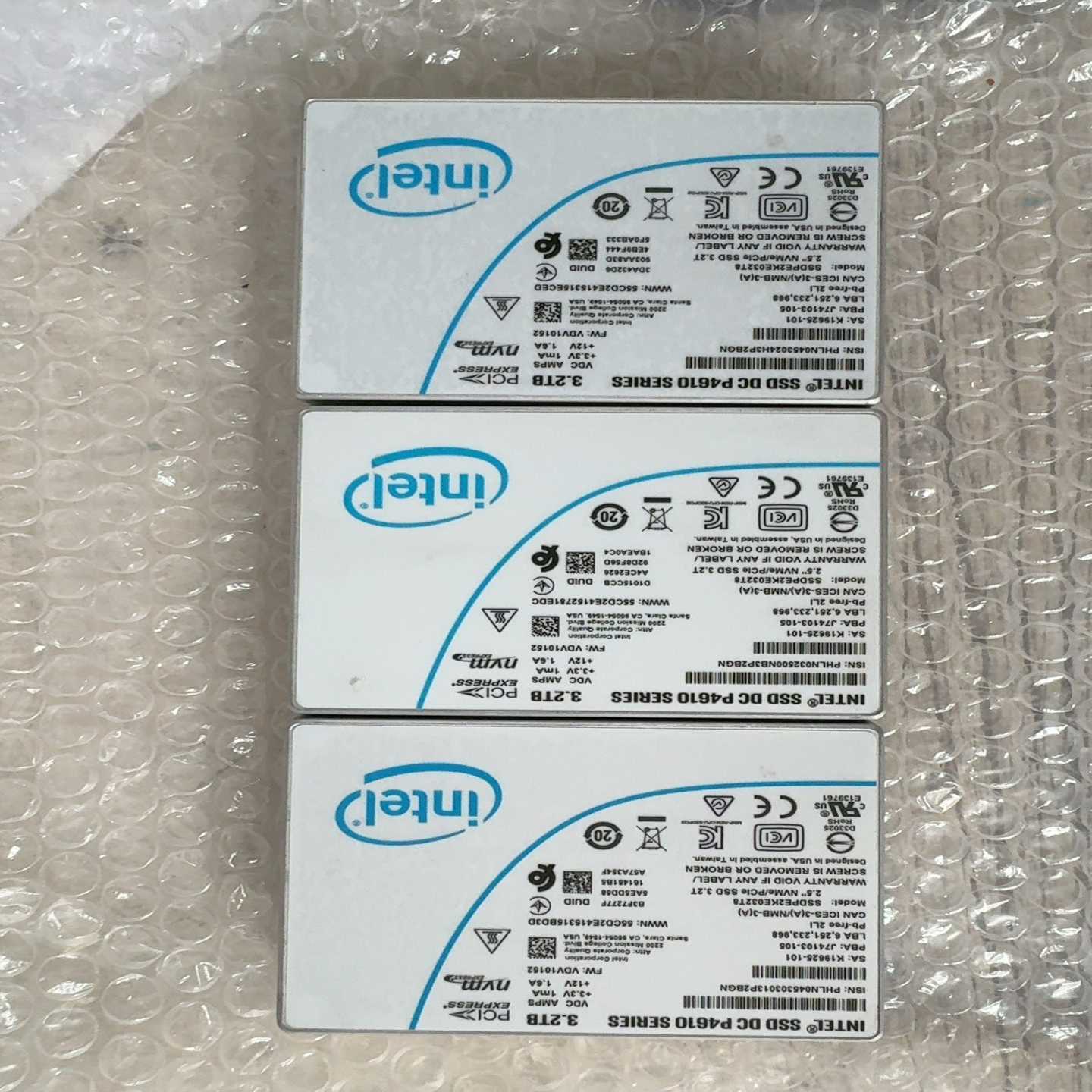 INTEL P4610 3.2T   U.2    健康度1