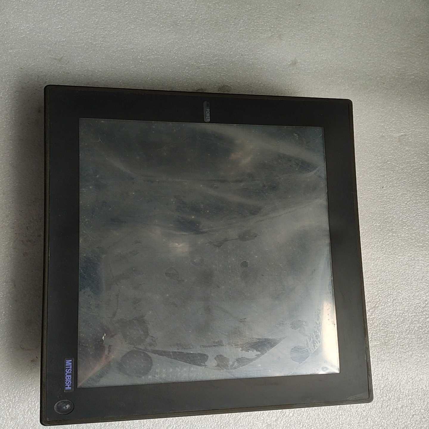 三菱触摸屏A985GOT-TBA  A9GT-QBUSS 实【落红设备】