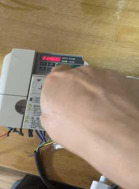 安川cimr-jb4a0001bba，安川0.4kw/0.2--议价商品