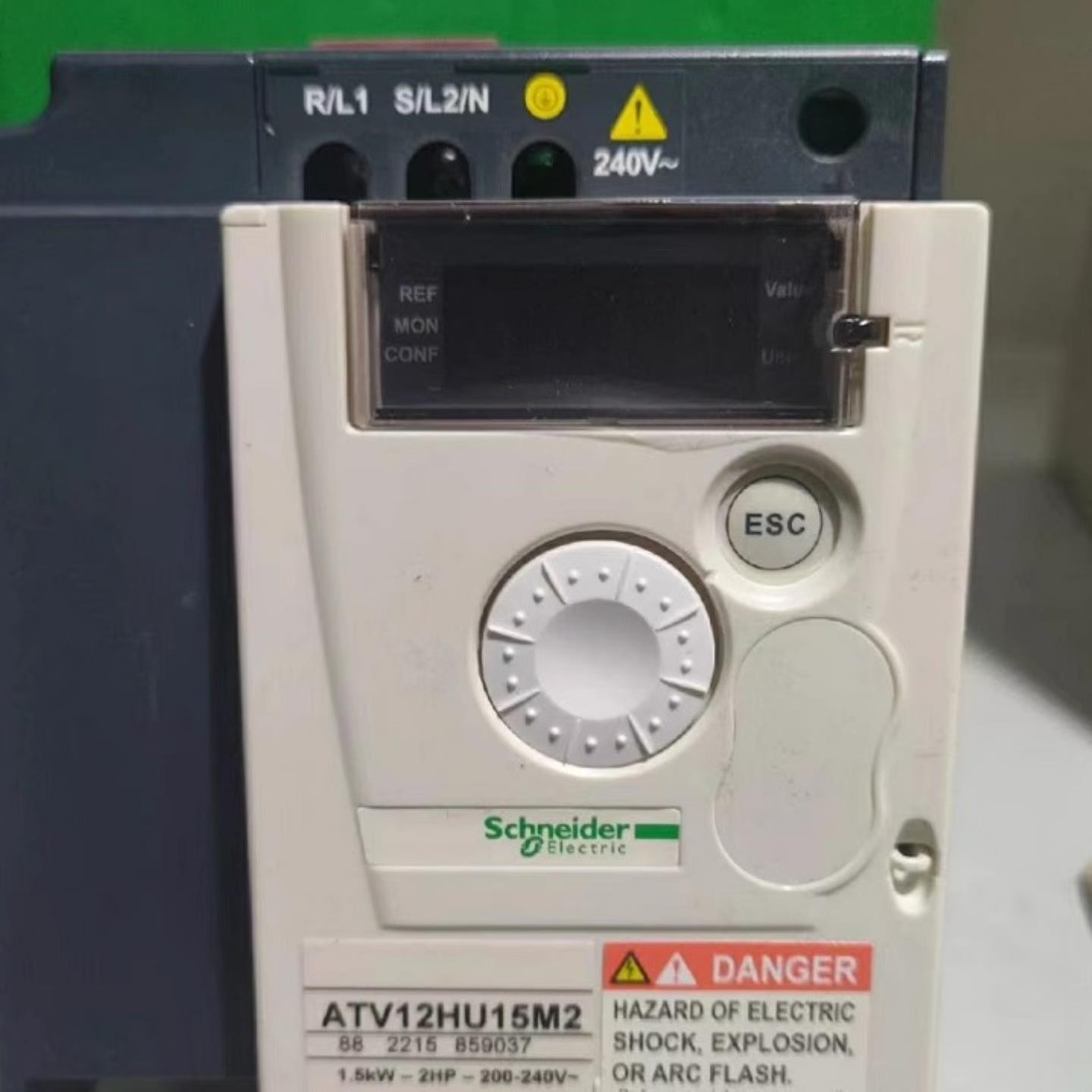 ATV12HU15M2  变频器供应实物拍摄现货咨询