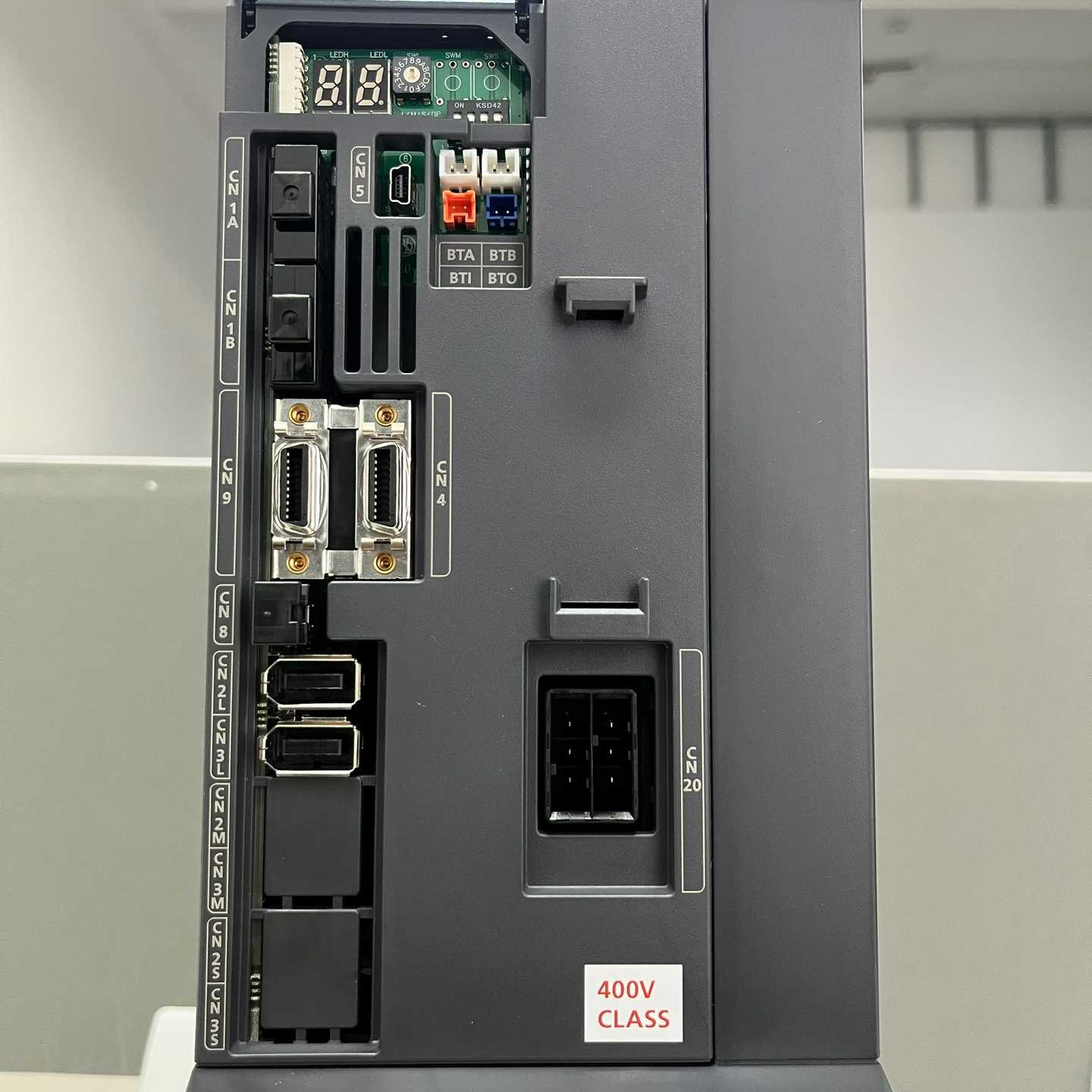 三菱MR-J2S-100B4伺服驱动单相直流电议价