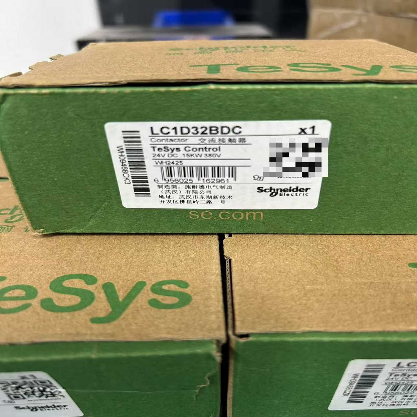 施耐德交流接触器LC1D32BDC，全新，24VDC，-议价