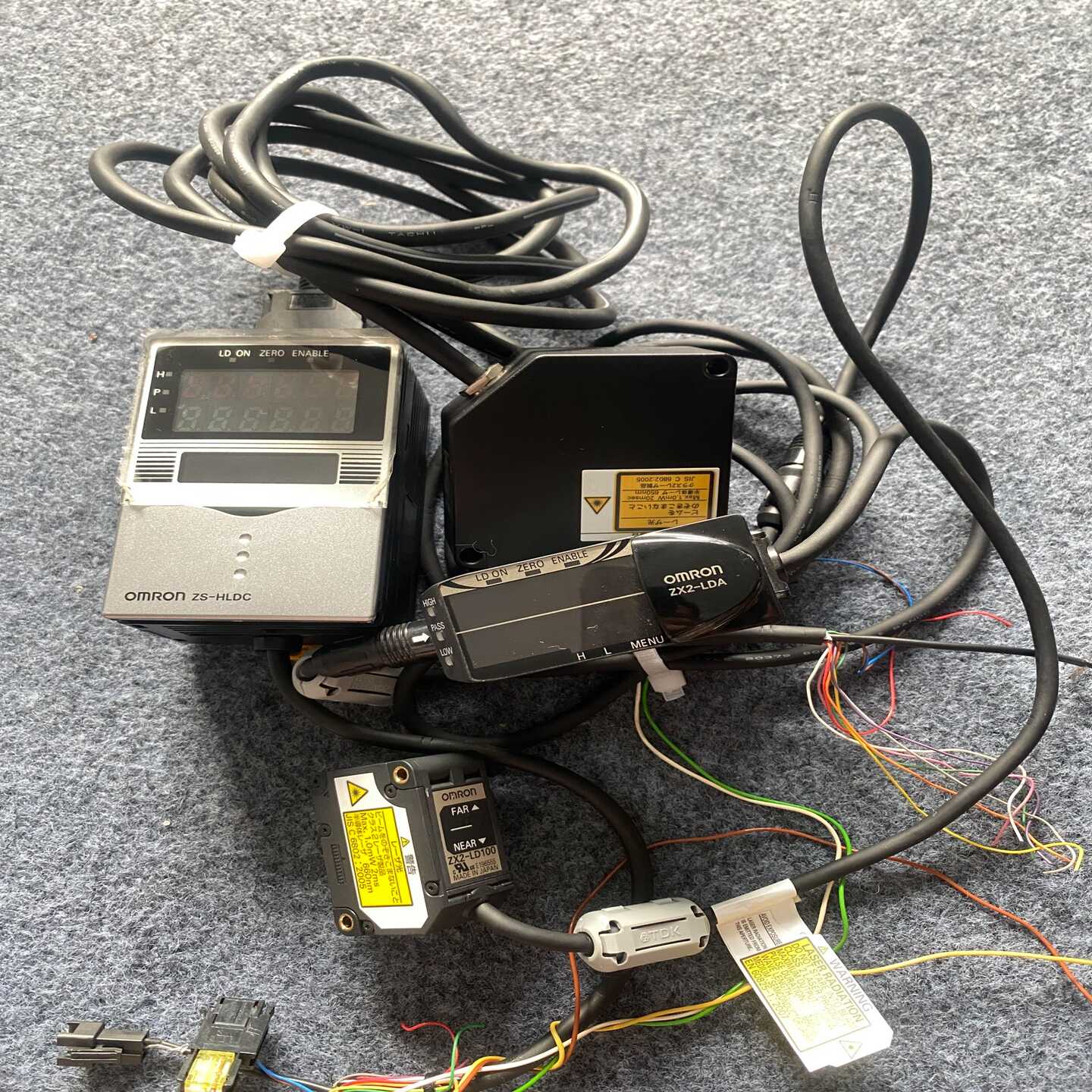 OMRON欧姆龙ZS-HLDC11ZS-LD40ZX2--议价