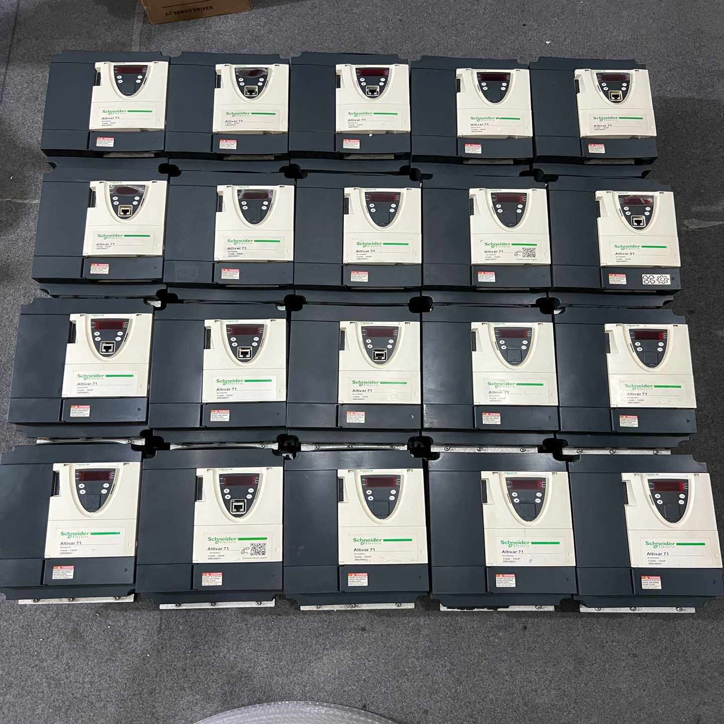 议价施耐德变频器ATV71HD11N4Z，拆机功能包好，成色新，