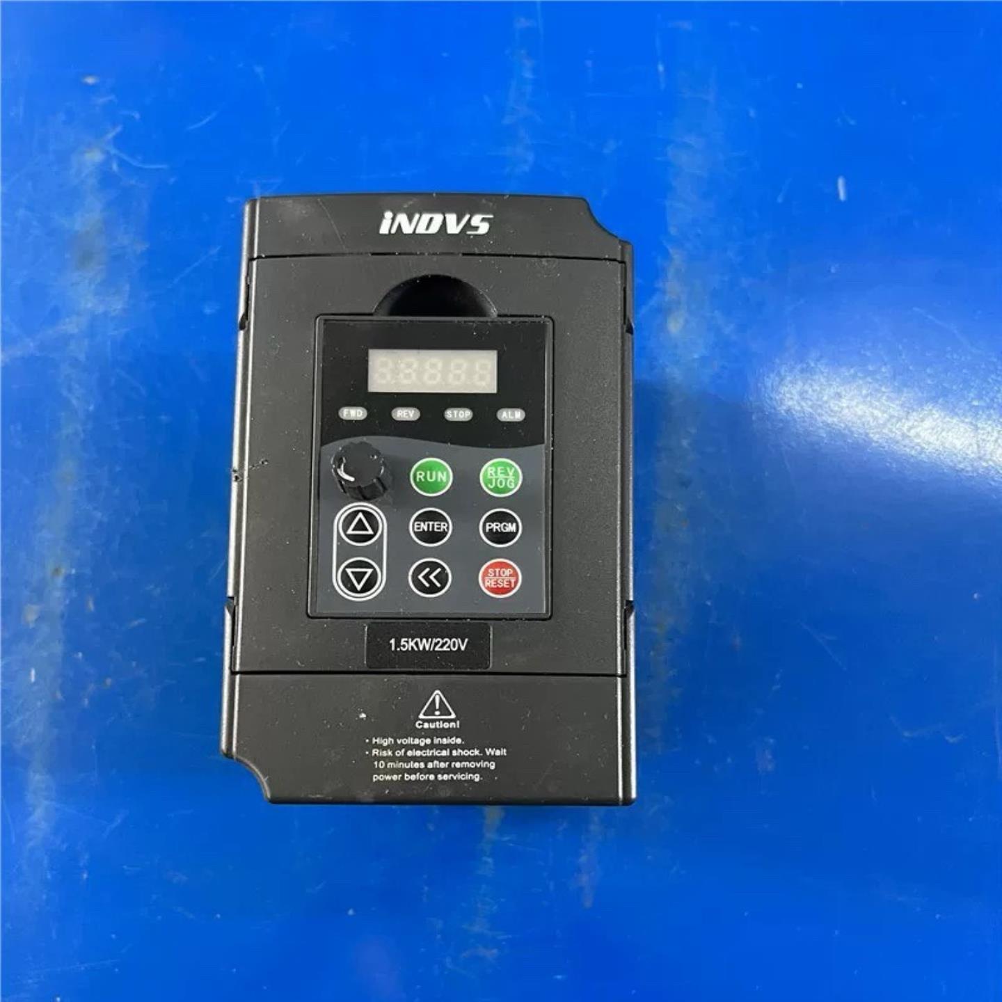 (工仔机械）英捷思1.5KW 220V 变频器Y500-Y0015M1