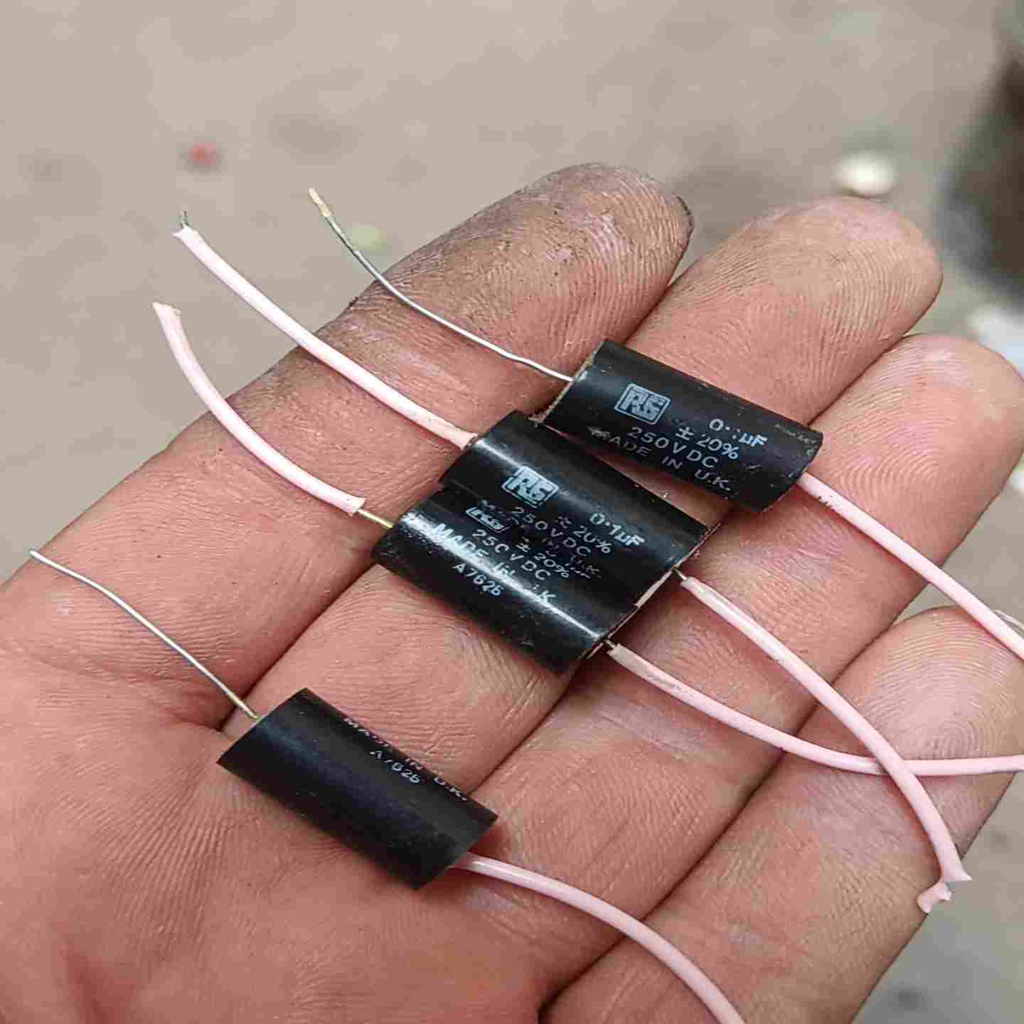 议价60年代HUNTS英国01uf 250v分频电容一个价