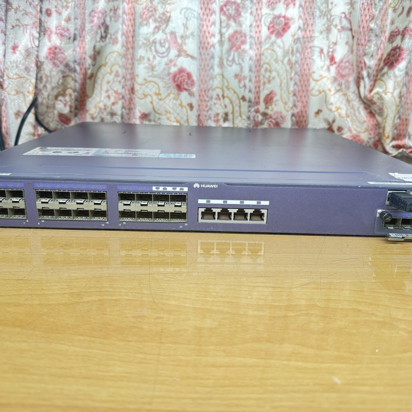 华为Quidway S5328C-EI-24S交换机，24口-议价