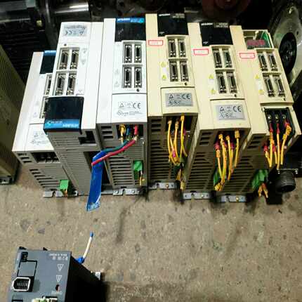 询价~伺服驱动器MR-J2S-100A多个＇一手，成色实图