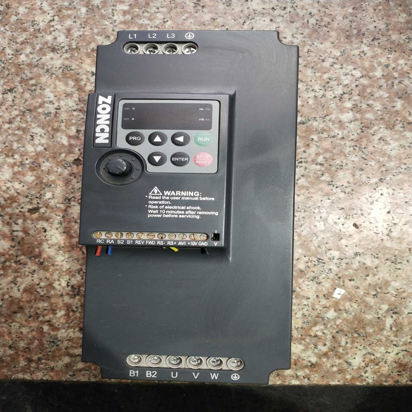 【议价】众辰变频器Z2400T-7R5GY-RX成色如图，包适用