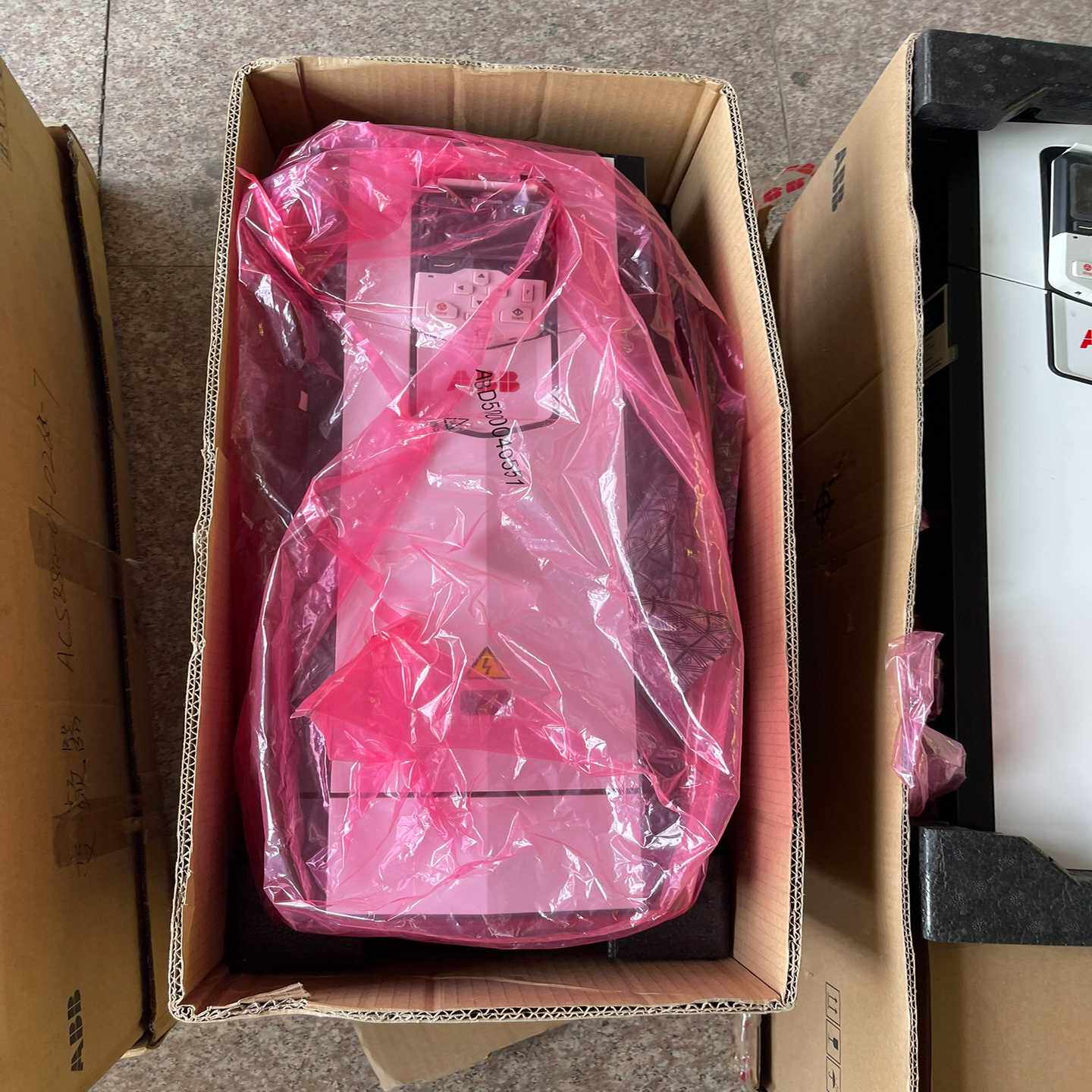 ABB变频器3KWACS880-01-07A2-3（电子设备）