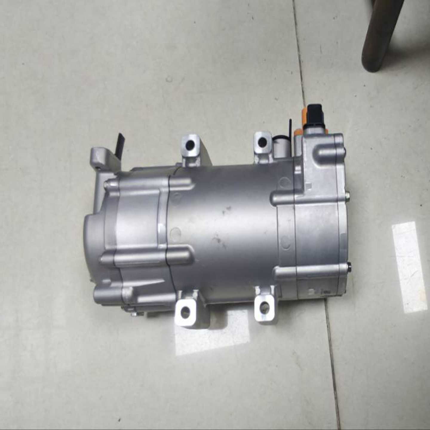 北汽EU5EU7EX360EX5EC5EC3压缩机--议价商品