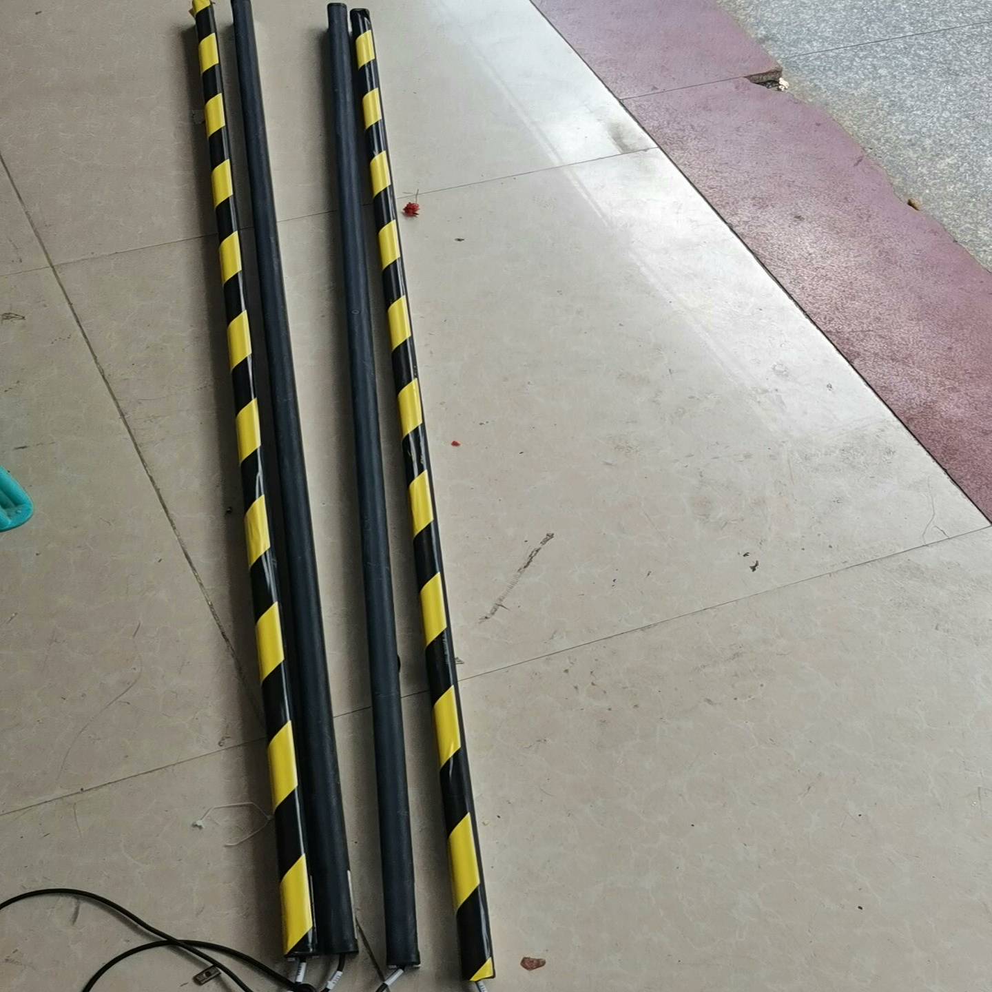 拆机赛加得安全边缘有4条，成色不错，功能好，合适联系，单条价-