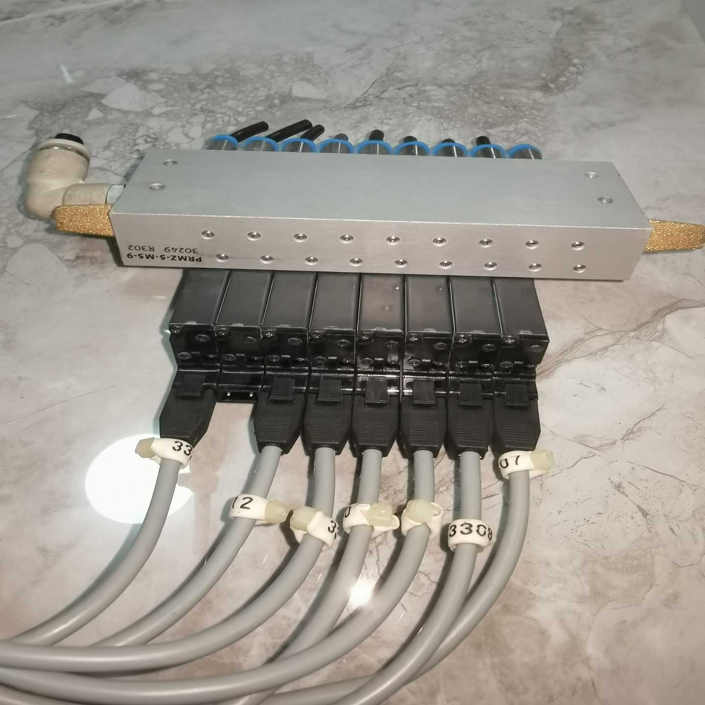 雷赛100瓦伺服电机，带接头的98，不带接头的88！的~询价