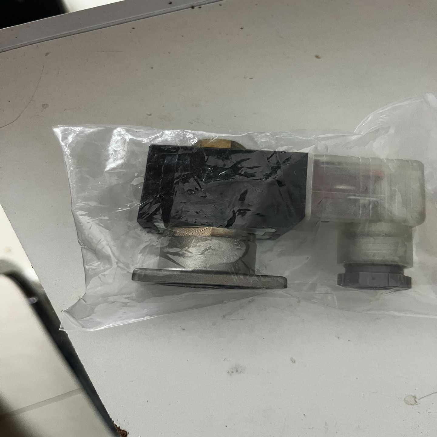 CKD电磁阀GAB3X-A411工程剩余，全新带包装，--议价商品