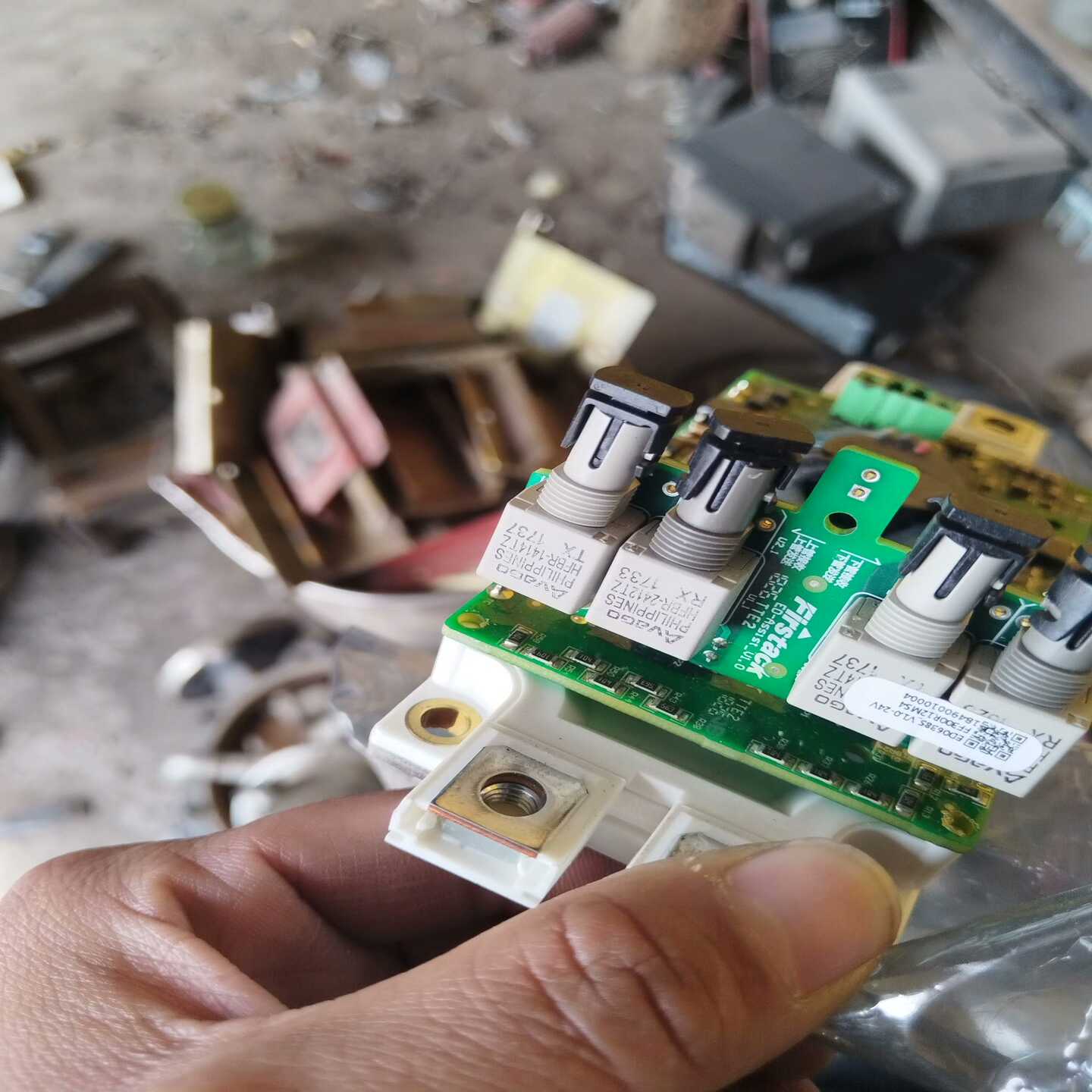 英飞凌FF300R12MS4带驱动板，正常使用，实物图片，数--议价商品