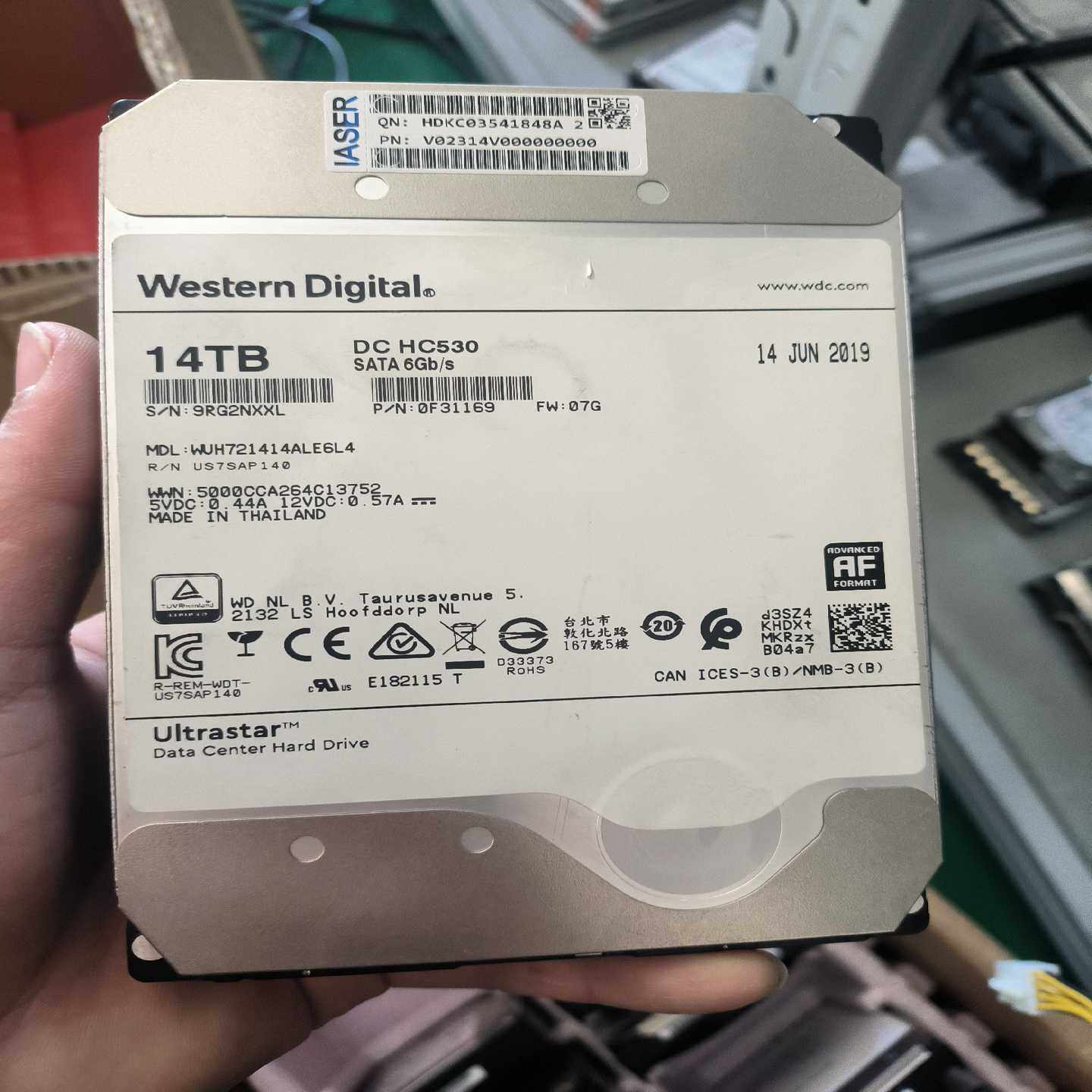 议价~西数14T hc530，WUH721414ALE6L4硬 - 实物图