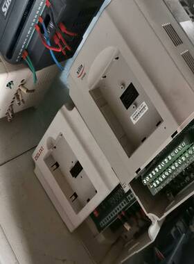 西林变频器EH640A2.2G/3.7PT实物图2.询价