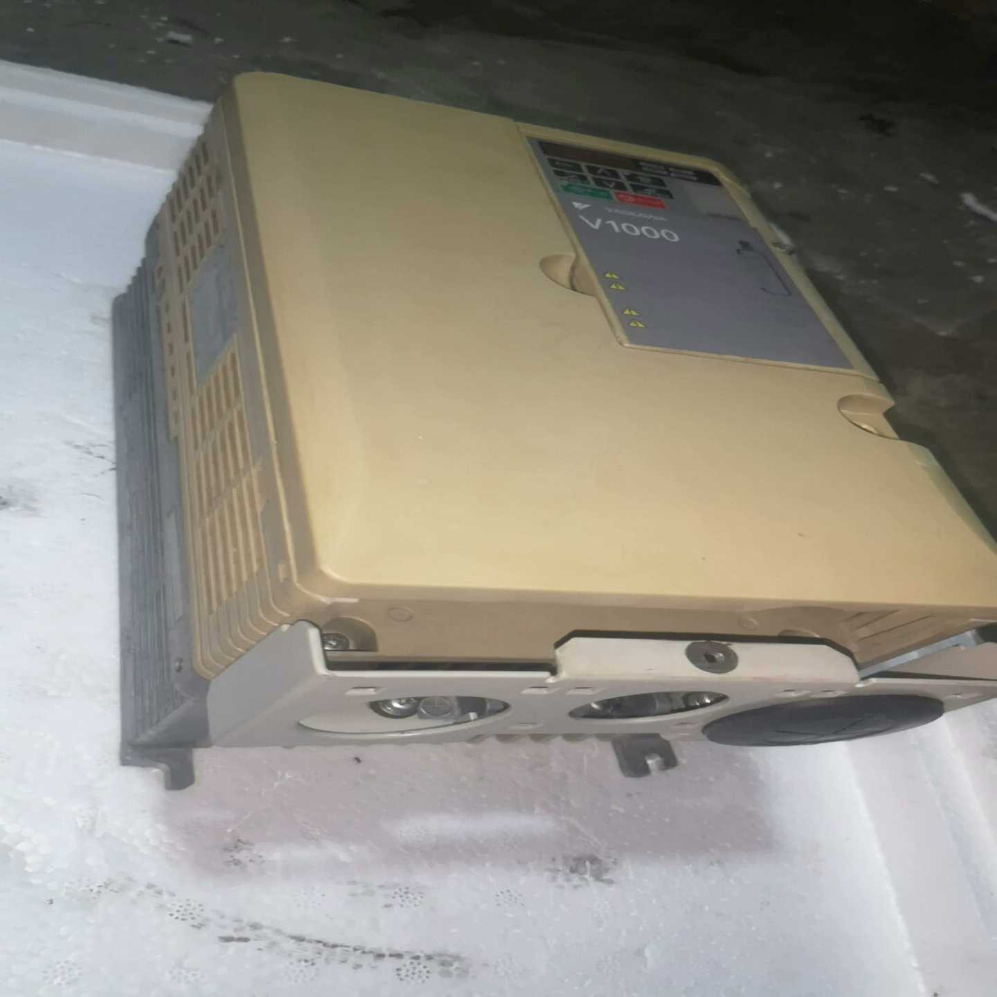 议价安川变频器-V4002