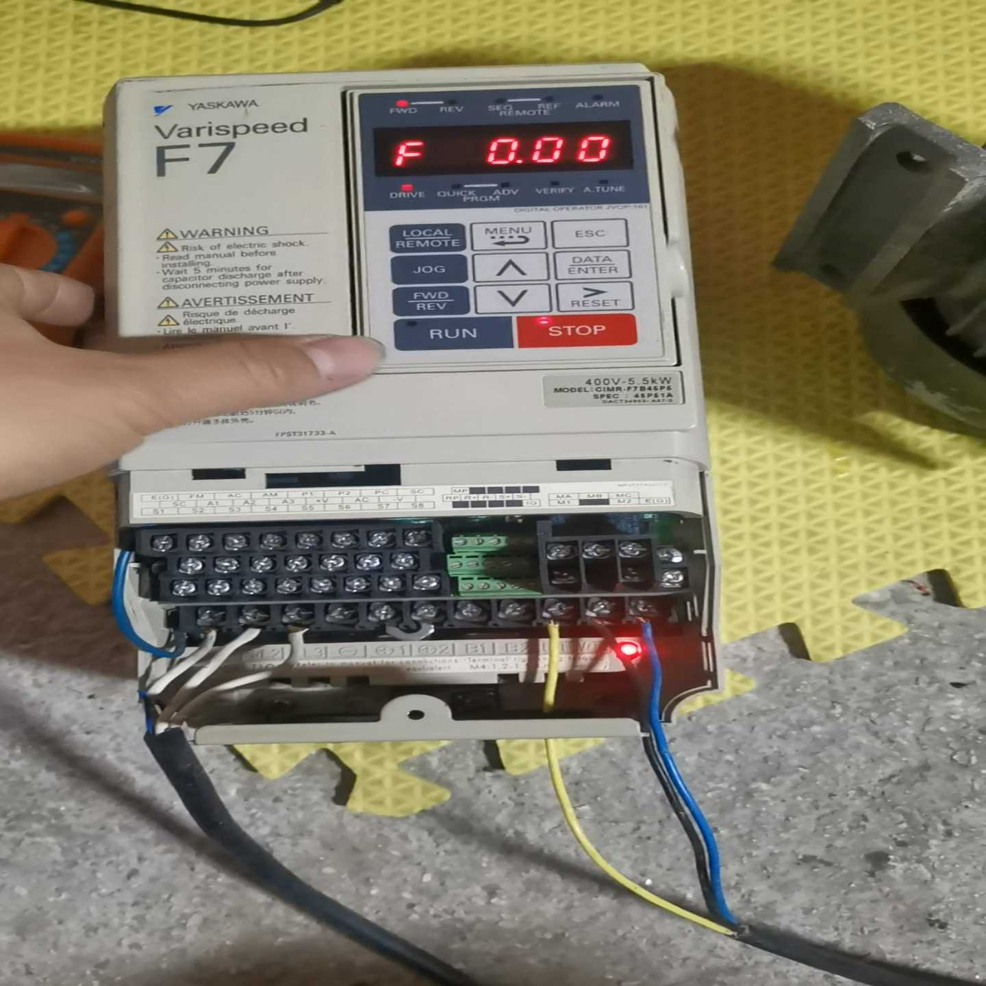 议价安川变频器7.7747适用