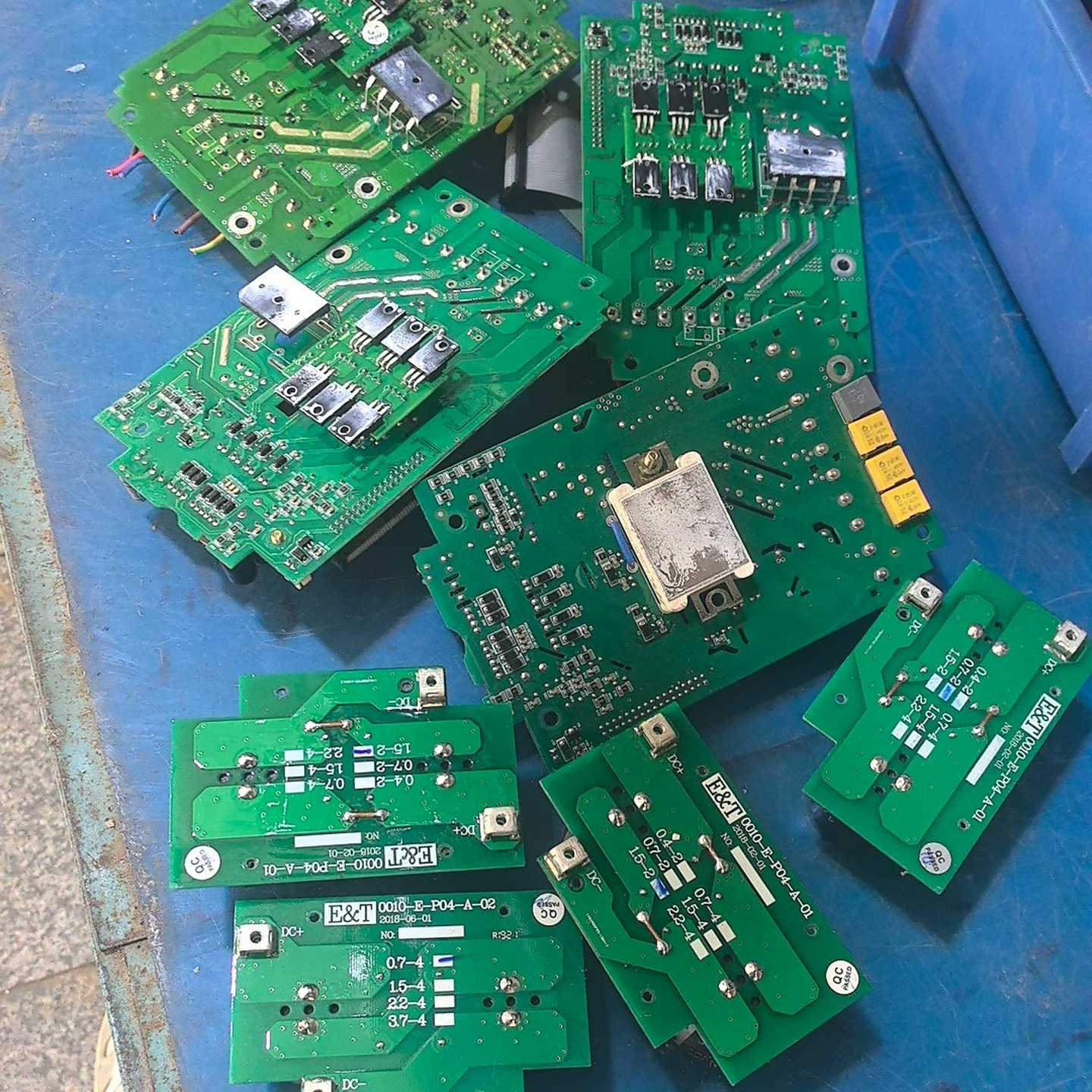 益电通变频器TD80驱动板，电容板，0010-E-P03-B