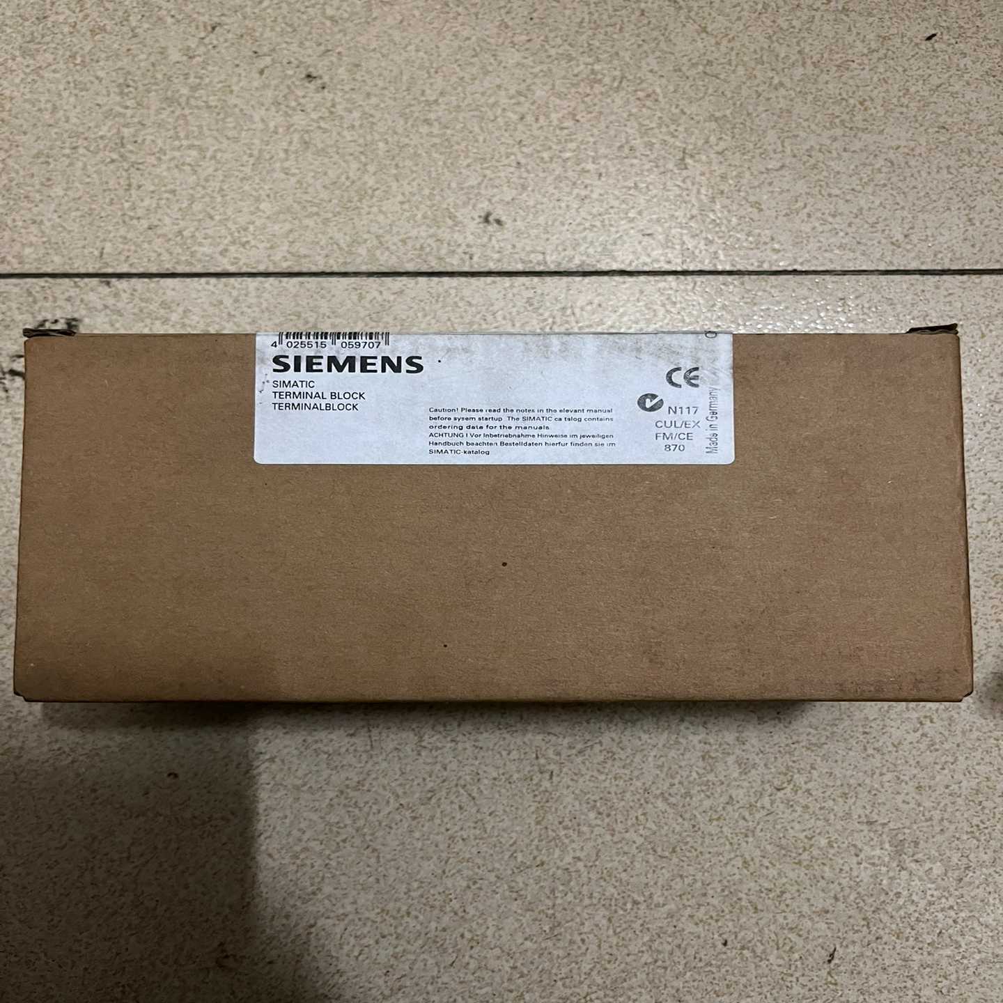 193-1CL00未拆封，，包装盒有字迹。询价