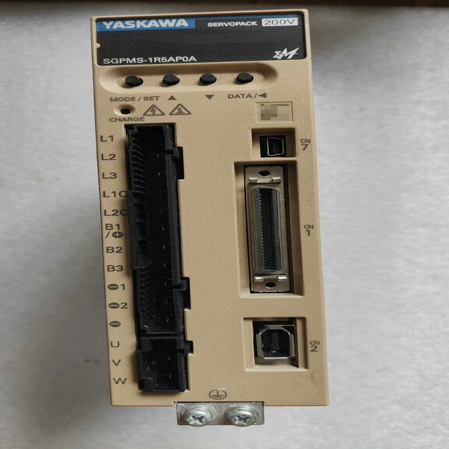 SGPMS-1R5AP0A安川伺服驱动器300W实物图询价