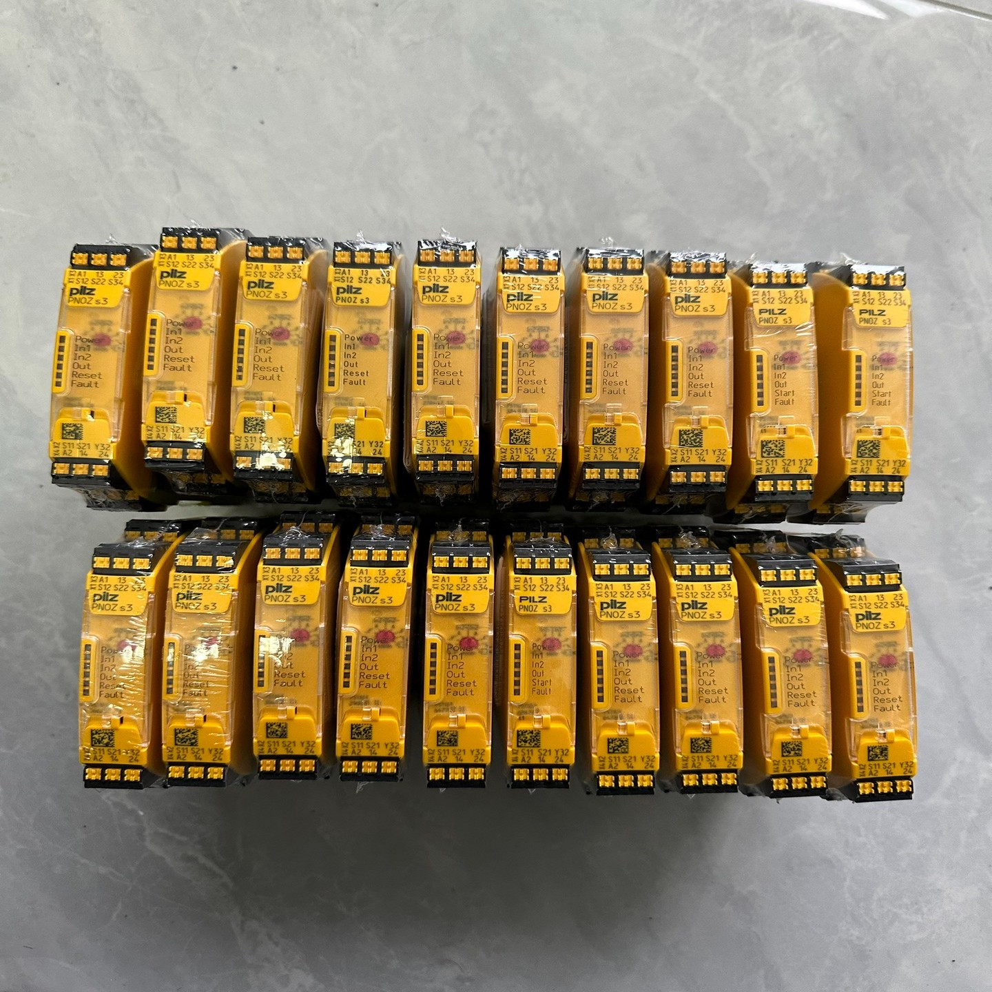 非标价PNOZ S3 751103 PILZ皮尔兹安全继电器 共数议价