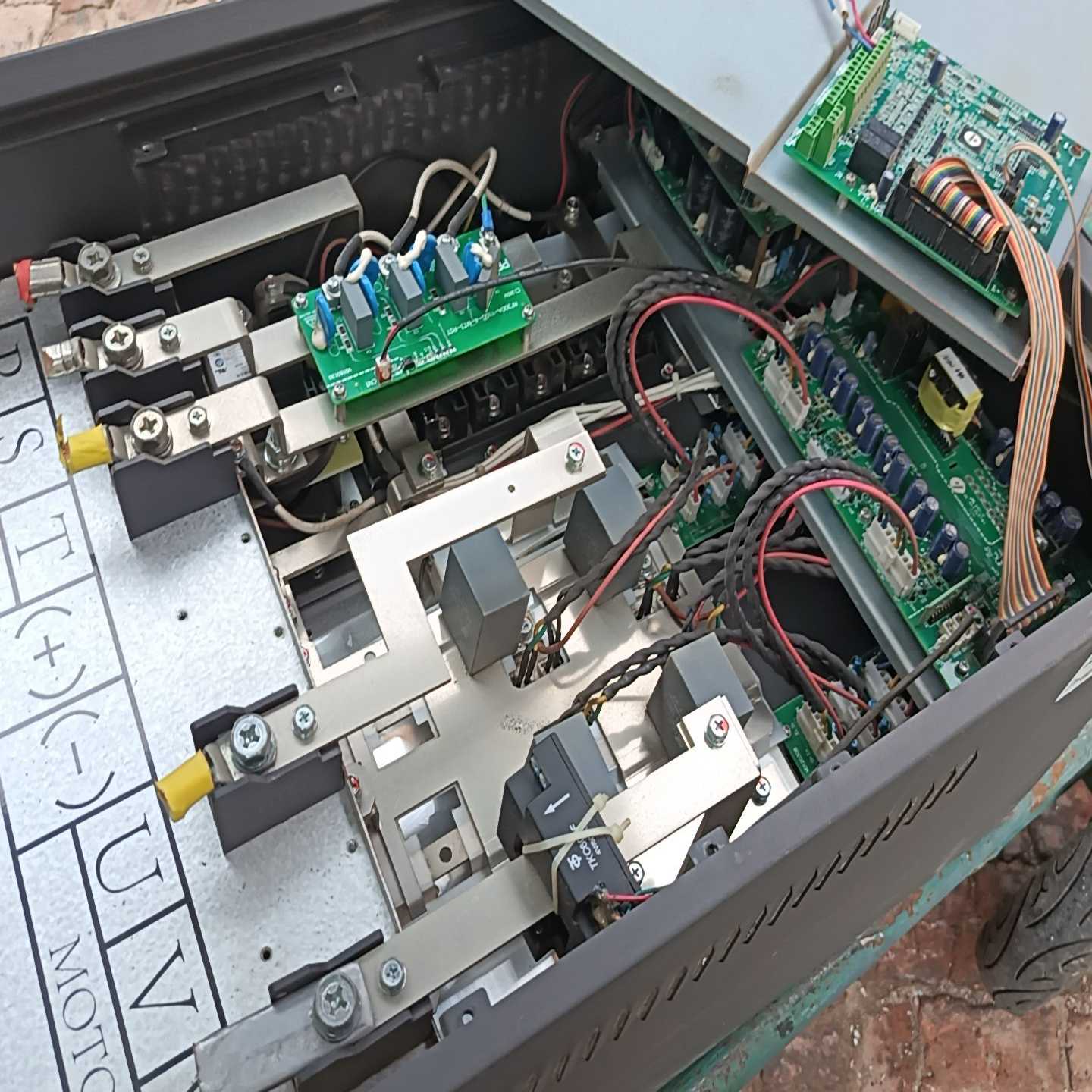 咨询-剪线山东厚俞油田专用中频电源RF300AZP一150G一