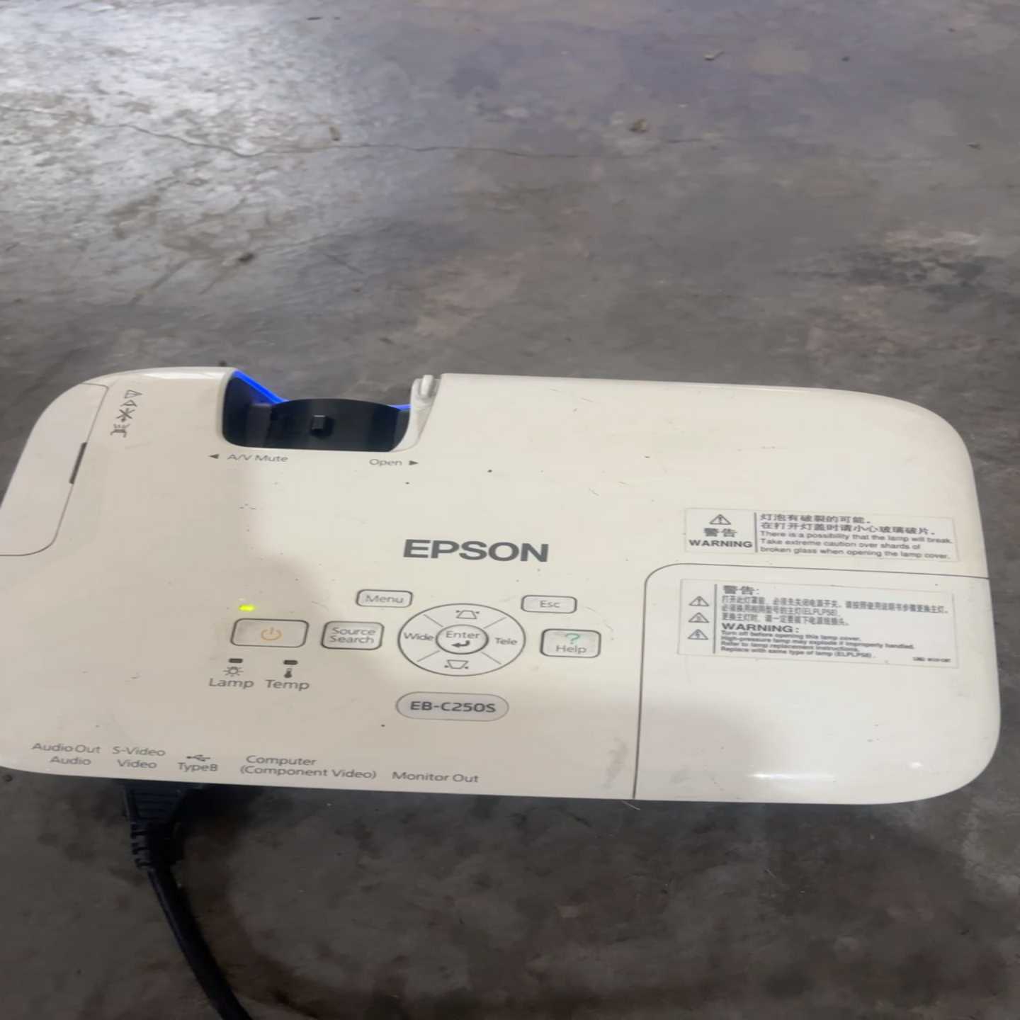 爱普生EB-C250s投影仪，成色轻微使用痕迹，全高清分辨率--议价商