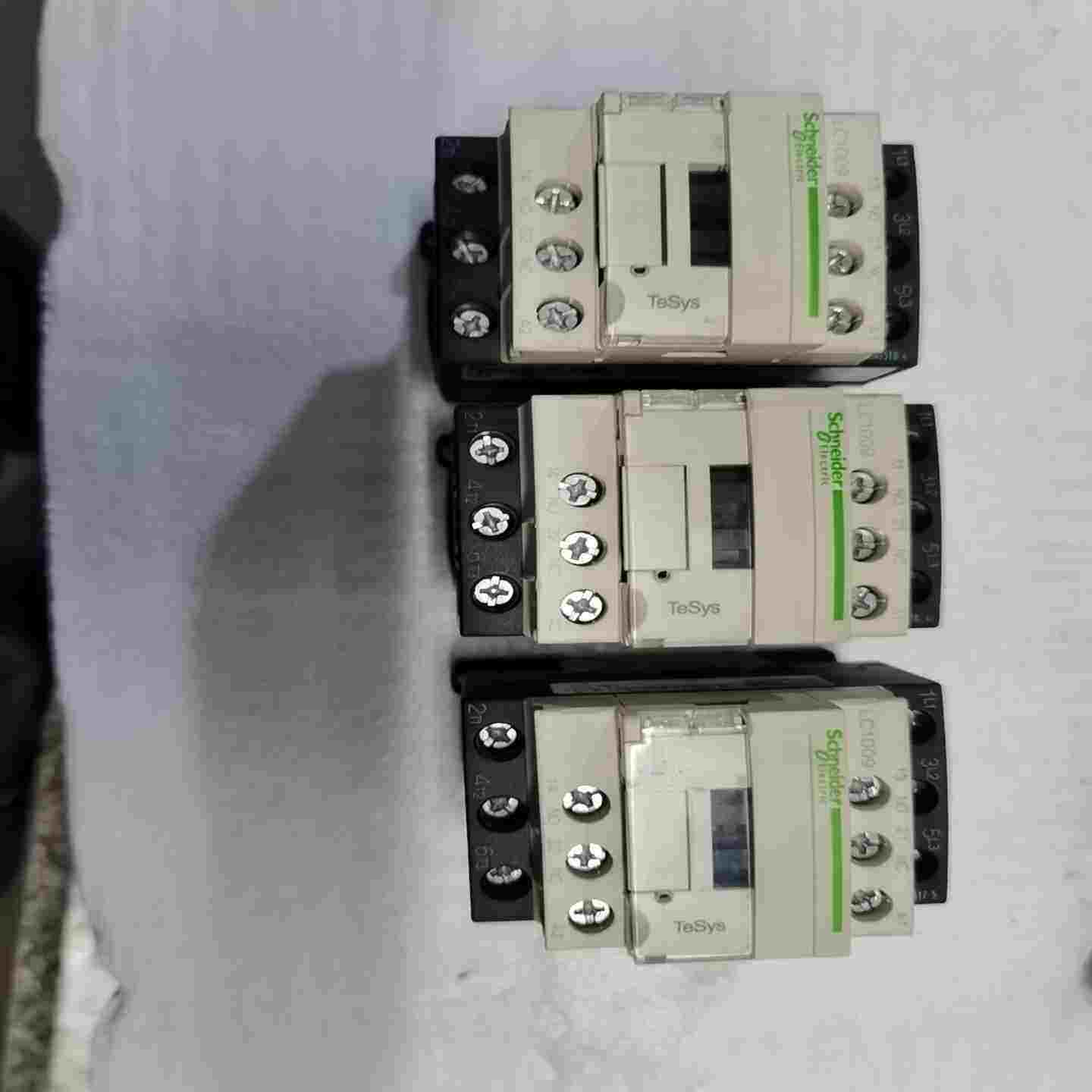 接触器LC1D09F7C,110V，LC1D09M7C询价