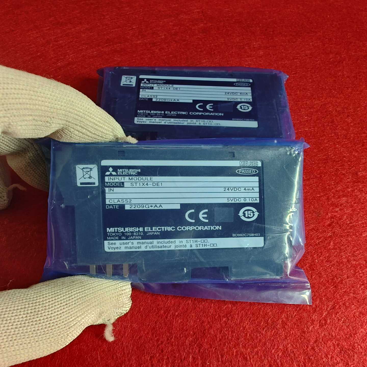 三菱ST1X4-DE1模块，全新原装正品，一盒4片，包装盒S