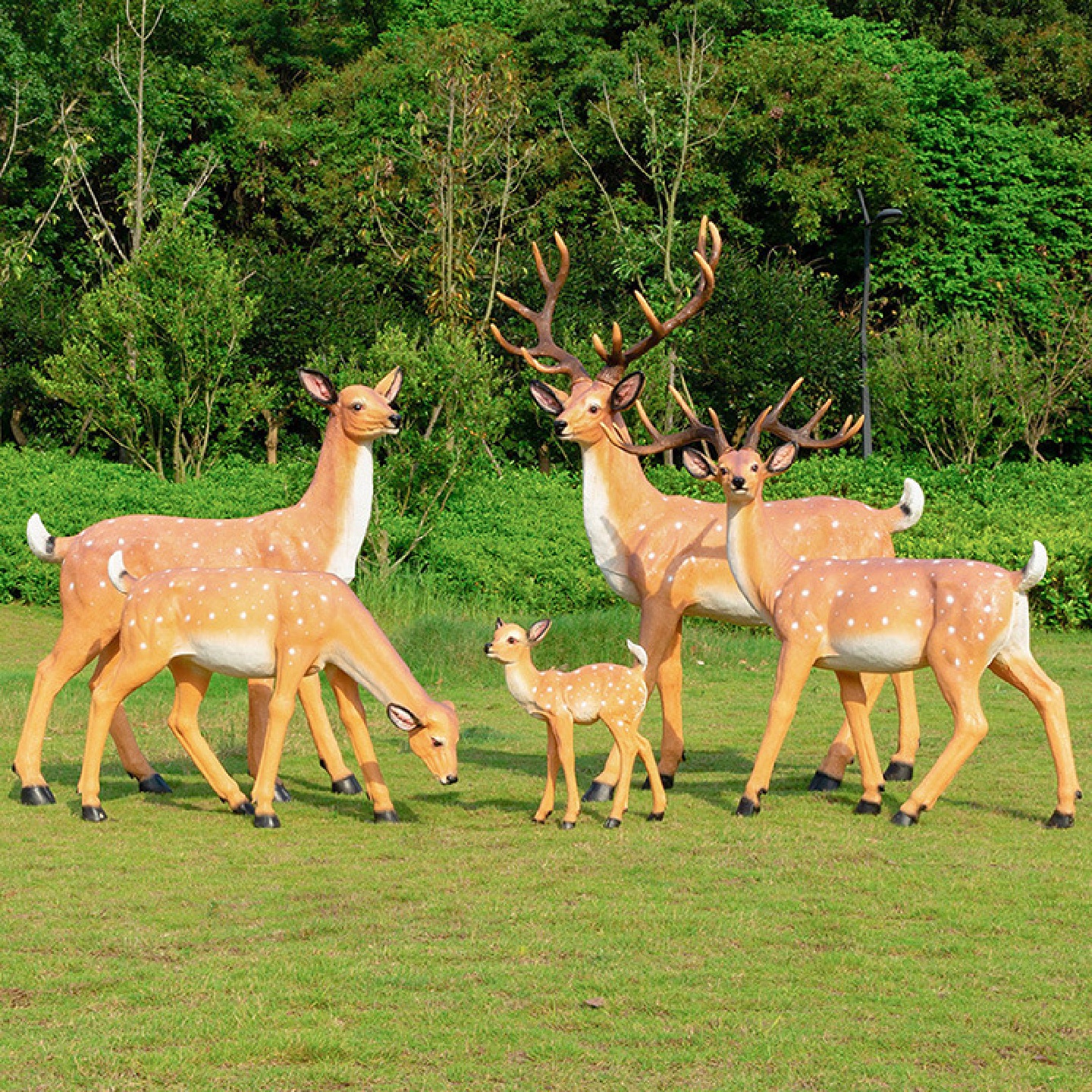 玻璃钢大型仿真动物梅花鹿雕塑户外园林景观组合花园草坪装饰摆件
