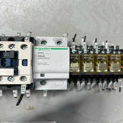 EA9L209F230施耐德空气开关1PN20KA--议价商品