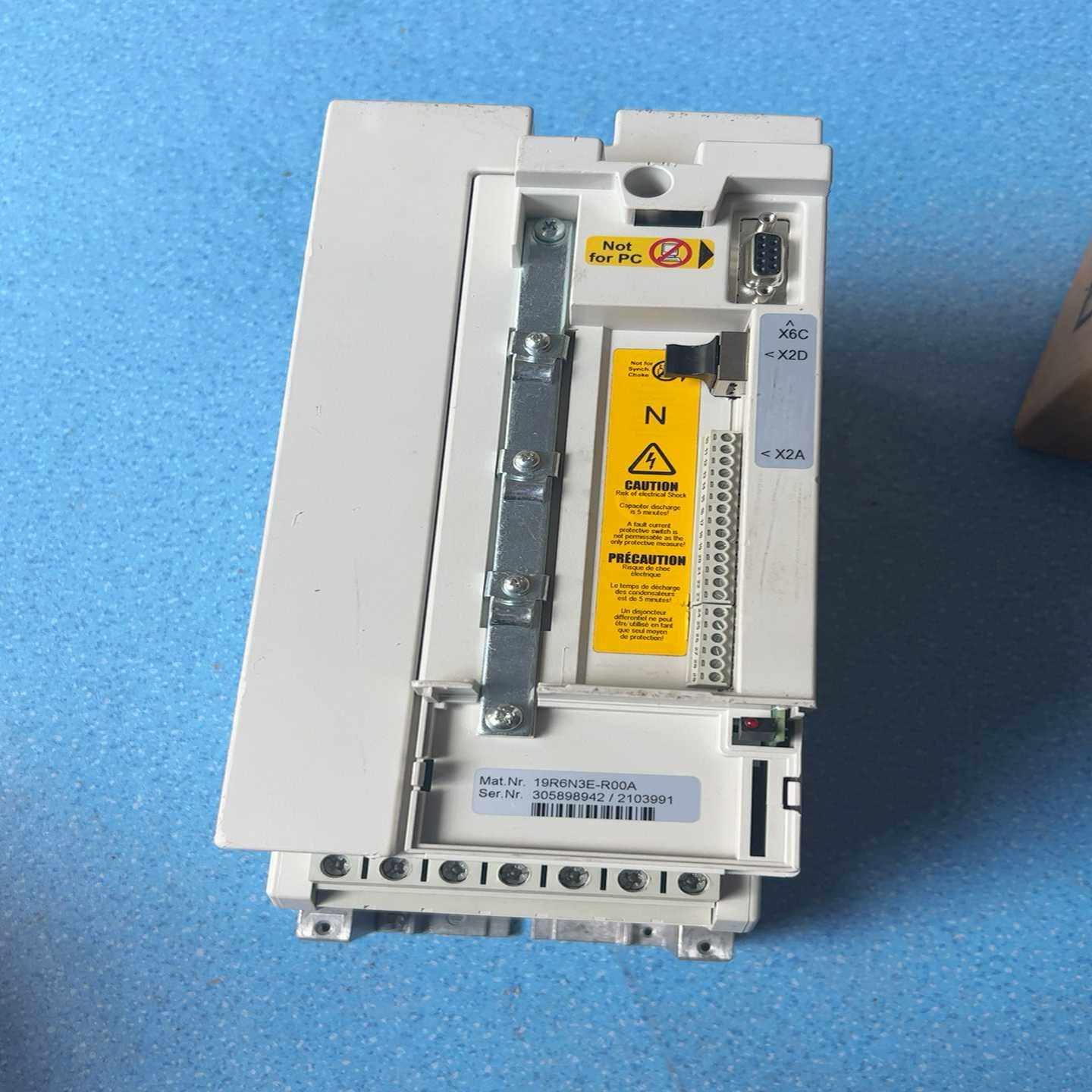 科比变频器19R6N3E-R00A，，成色如图，外壳有轻微