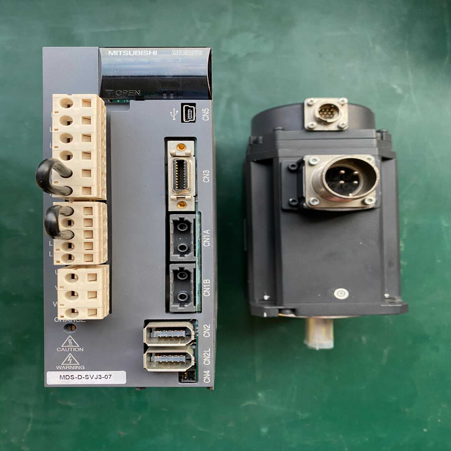 三菱驱动MDS-D- SVJ3-07。三菱电机HF105S（地坛设备）