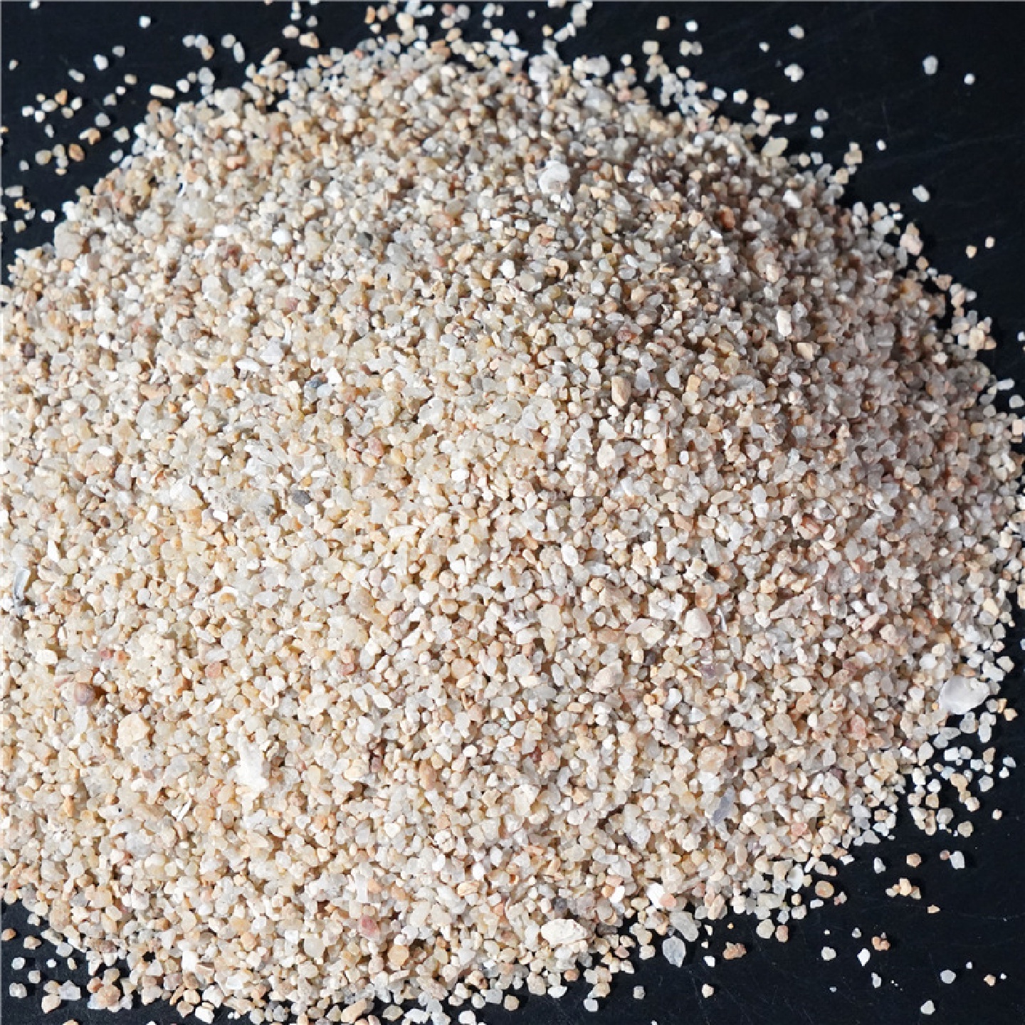 石英砂人造草坪填充沙足球场沙子 学校跑道操场颗粒沙10-20目海沙