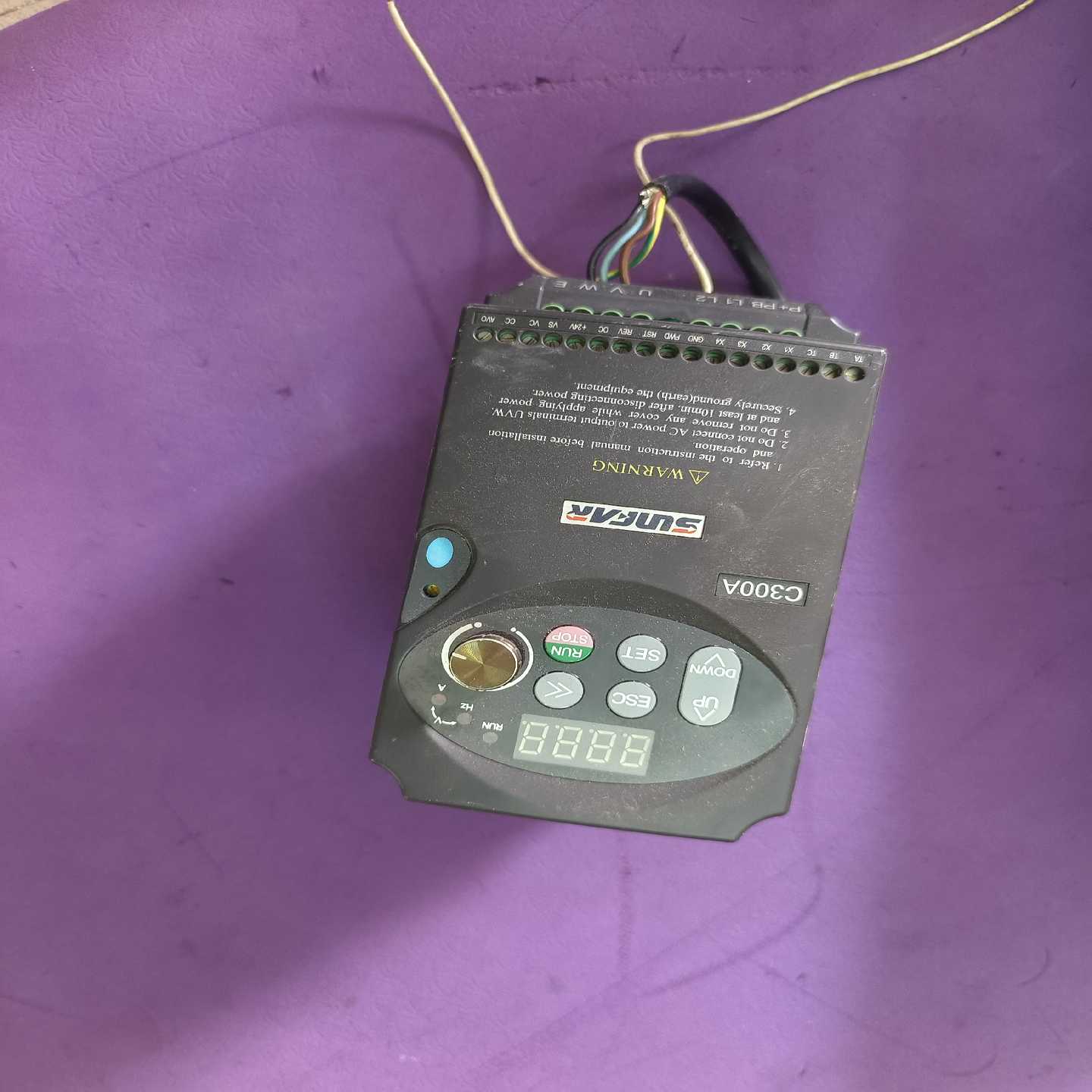 议价四方变频器型号C300A-2S0015L，220V实物拍摄