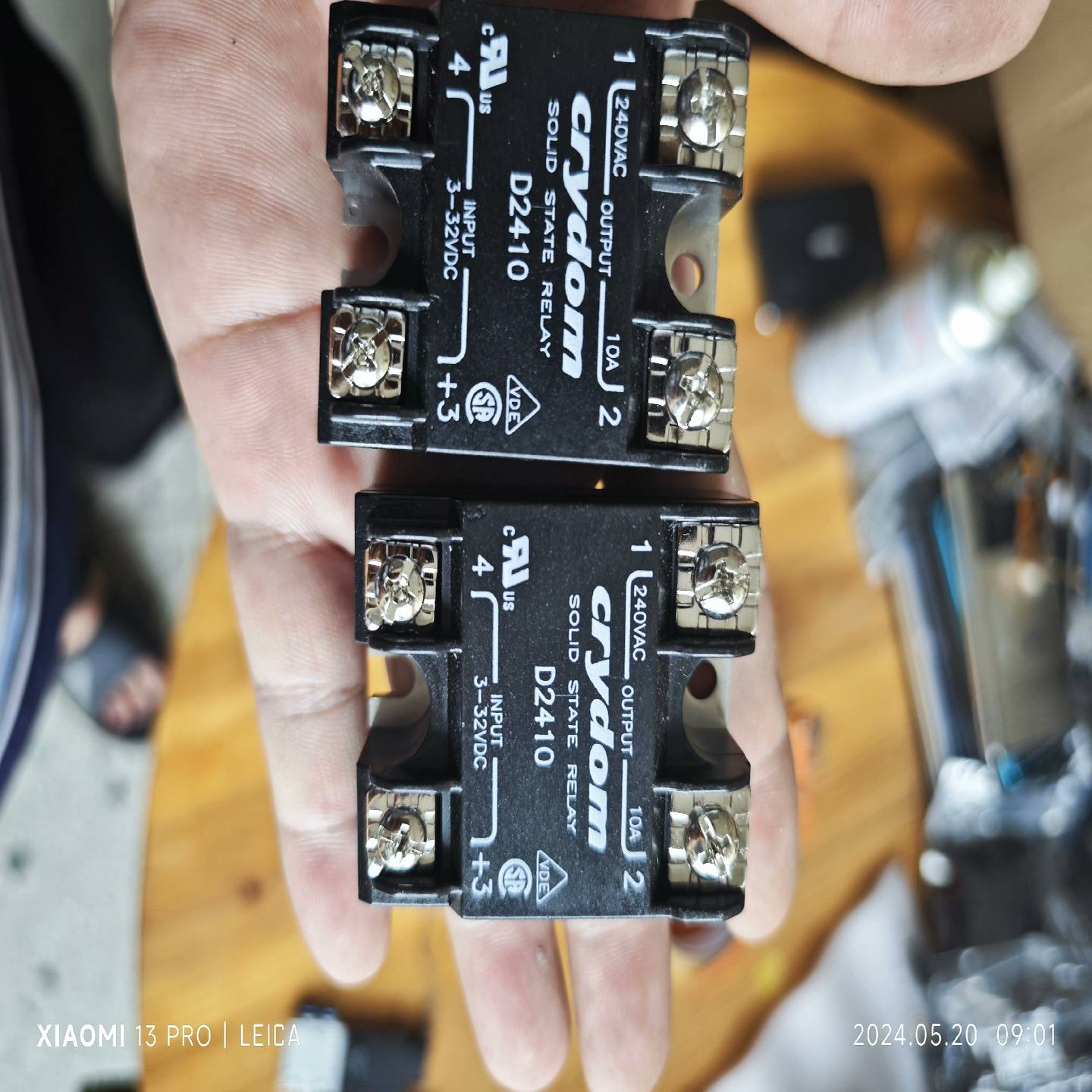 【议价】快达CRYDOMD2410固态继电器。。。如图所示，实物拍适用